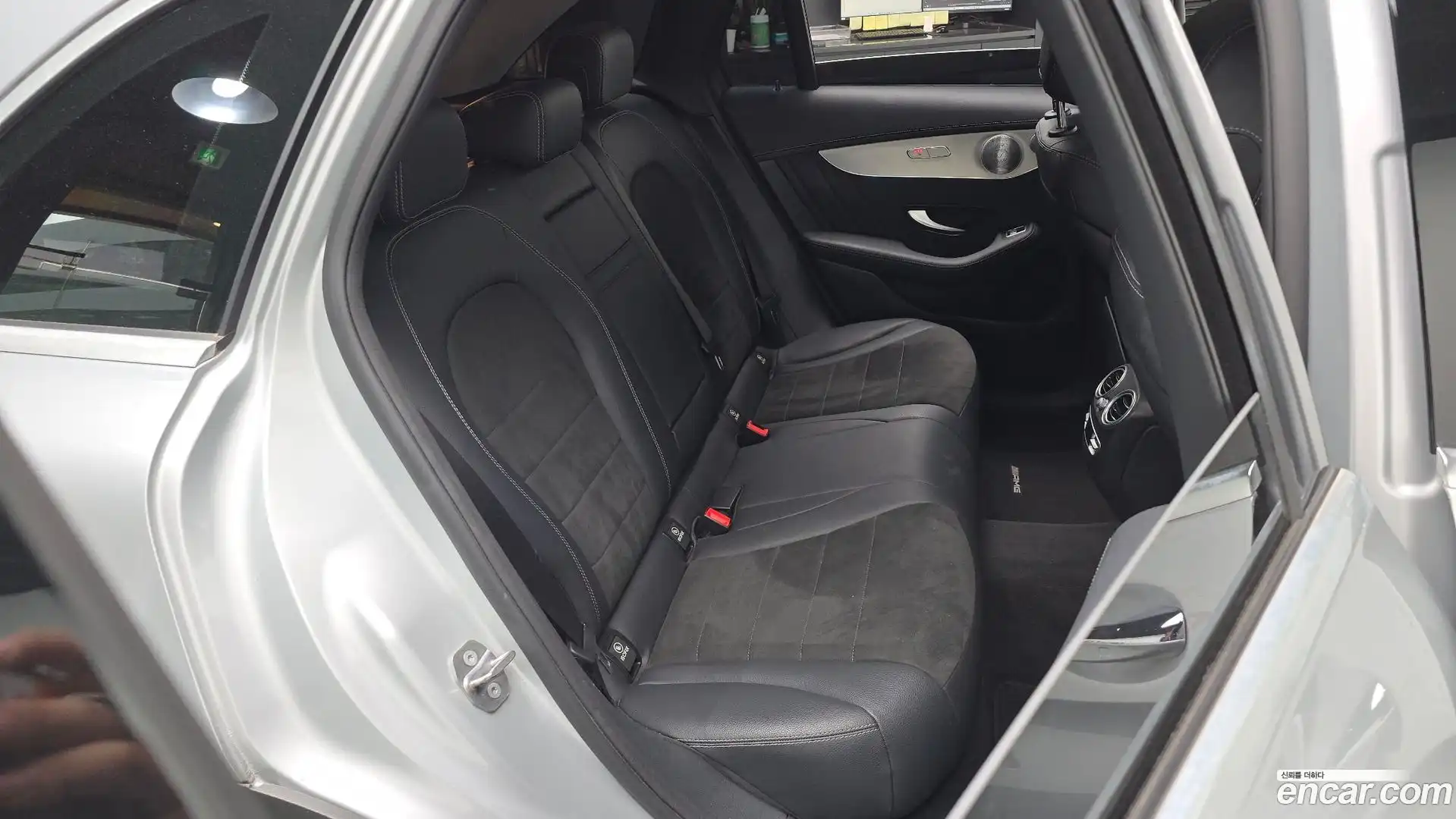 GLC-Class Mercedes-Benz 2019.10-OPTION-015