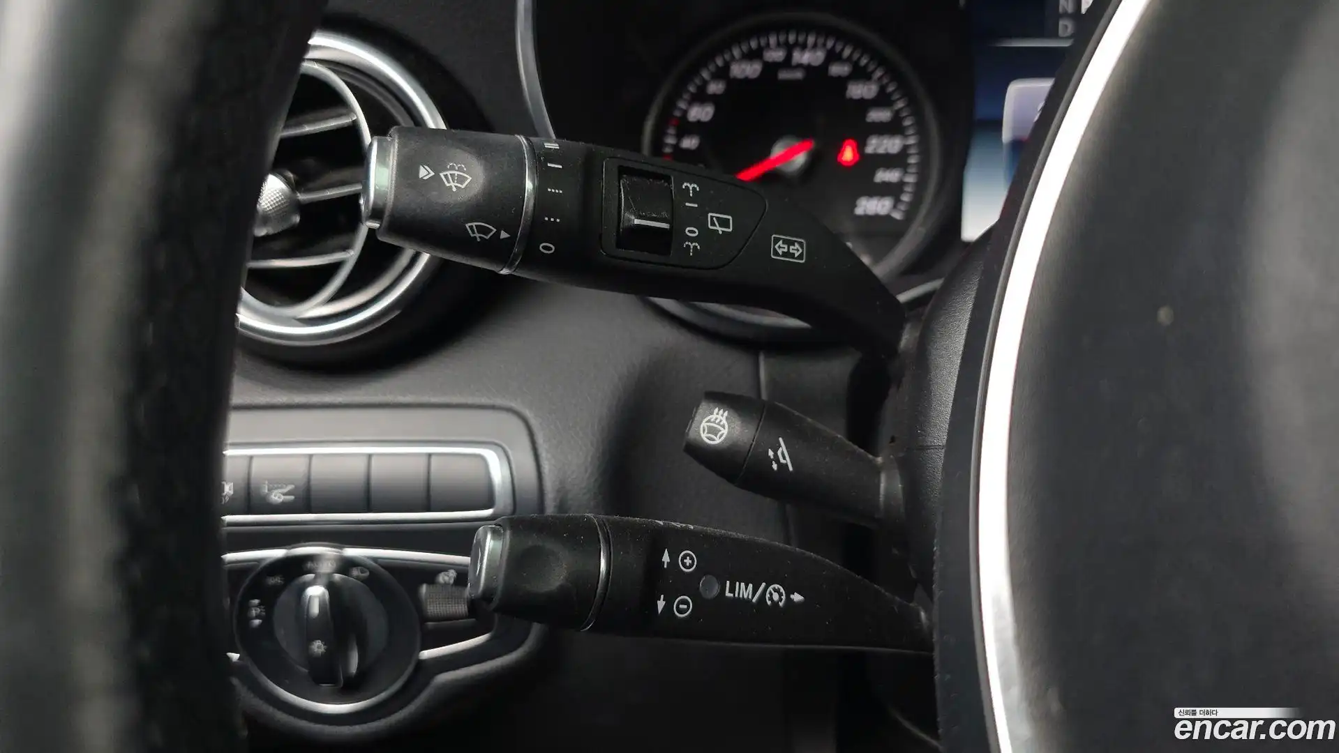 GLC-Class Mercedes-Benz 2019.10-OPTION-022