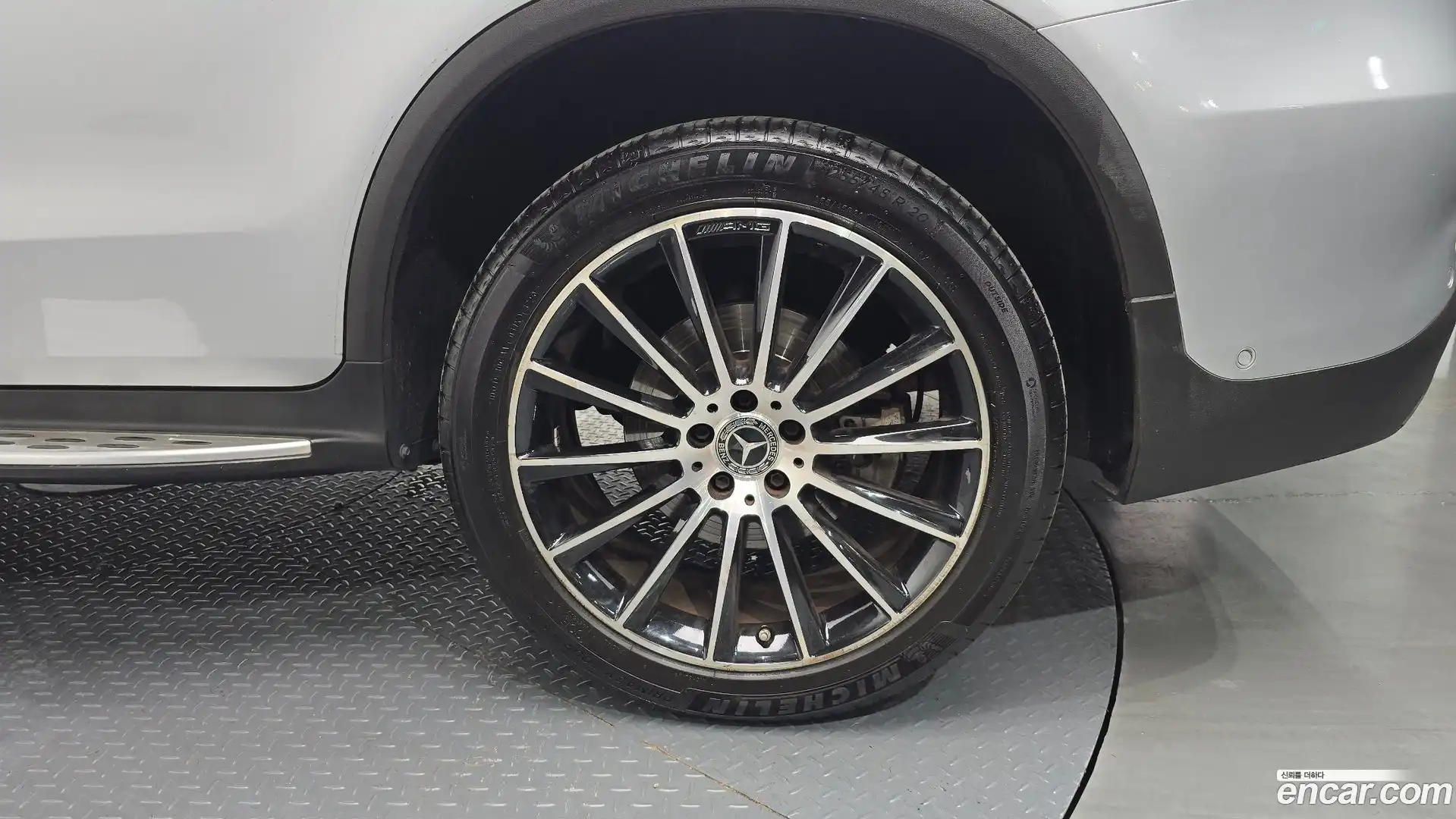 GLC-Class Mercedes-Benz 2019.10-OUTER-031