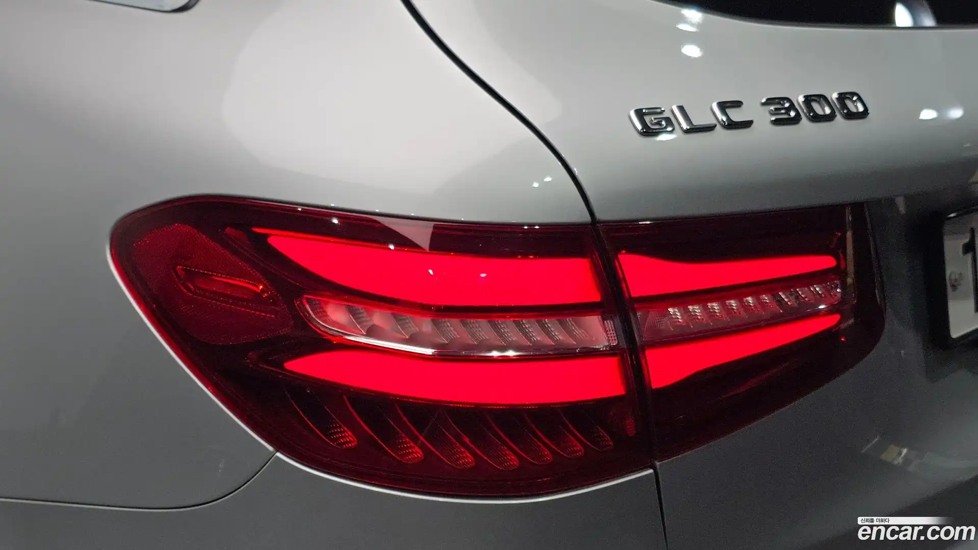 GLC-Class Mercedes-Benz 2019.10-OUTER-033
