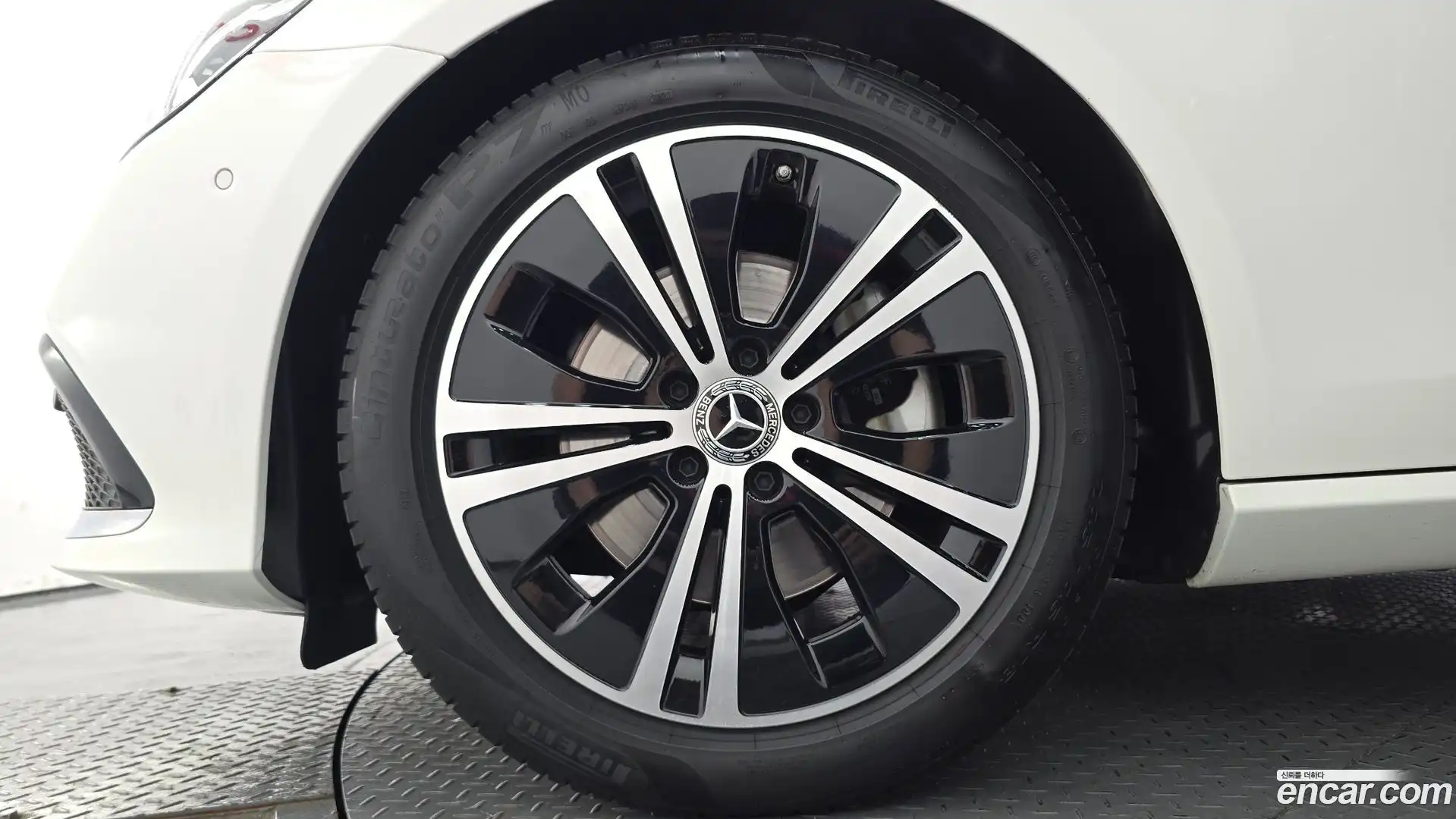 E-Class Mercedes-Benz 2021.4-OUTER-005