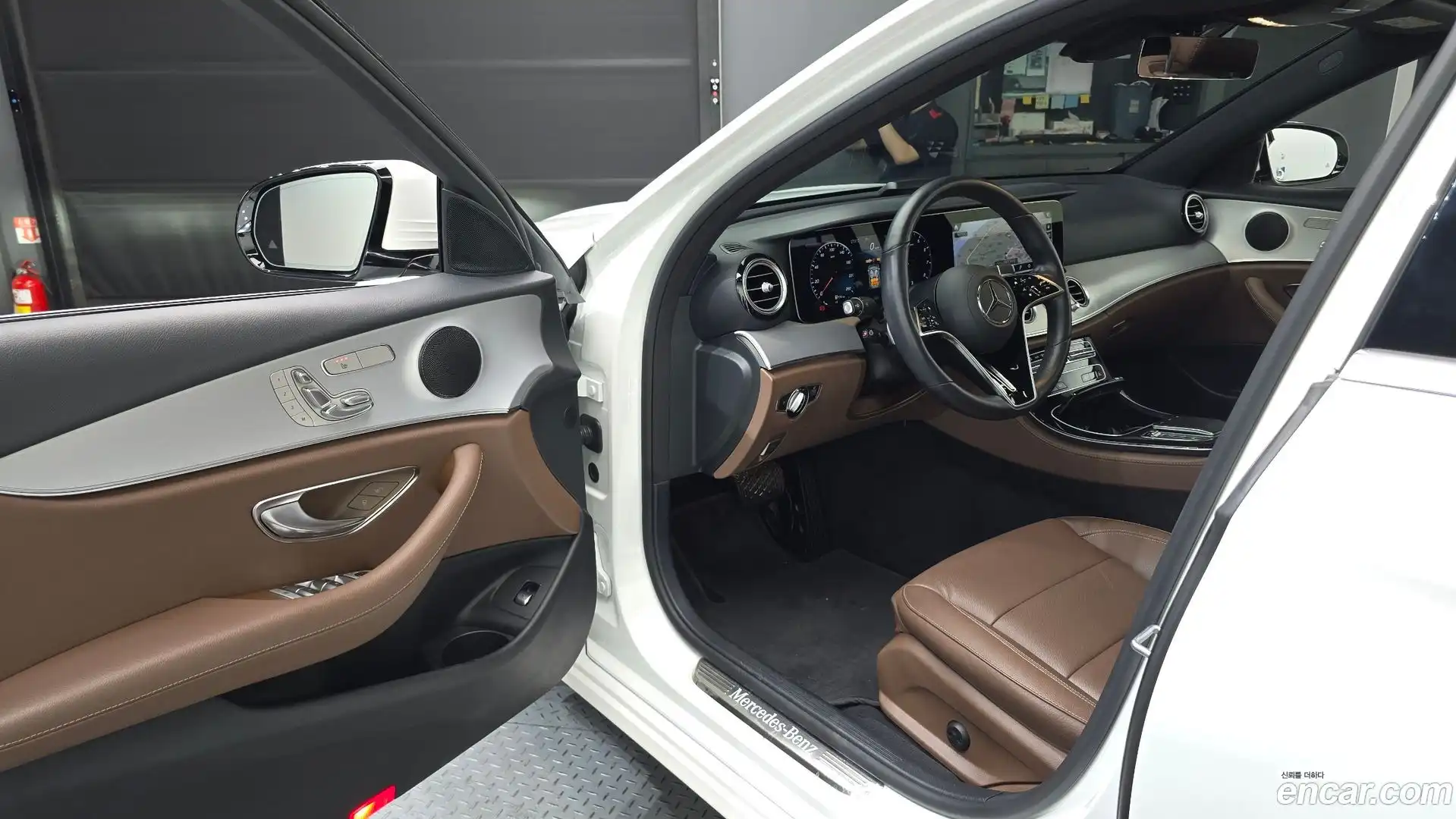 E-Class Mercedes-Benz 2021.4-INNER-010