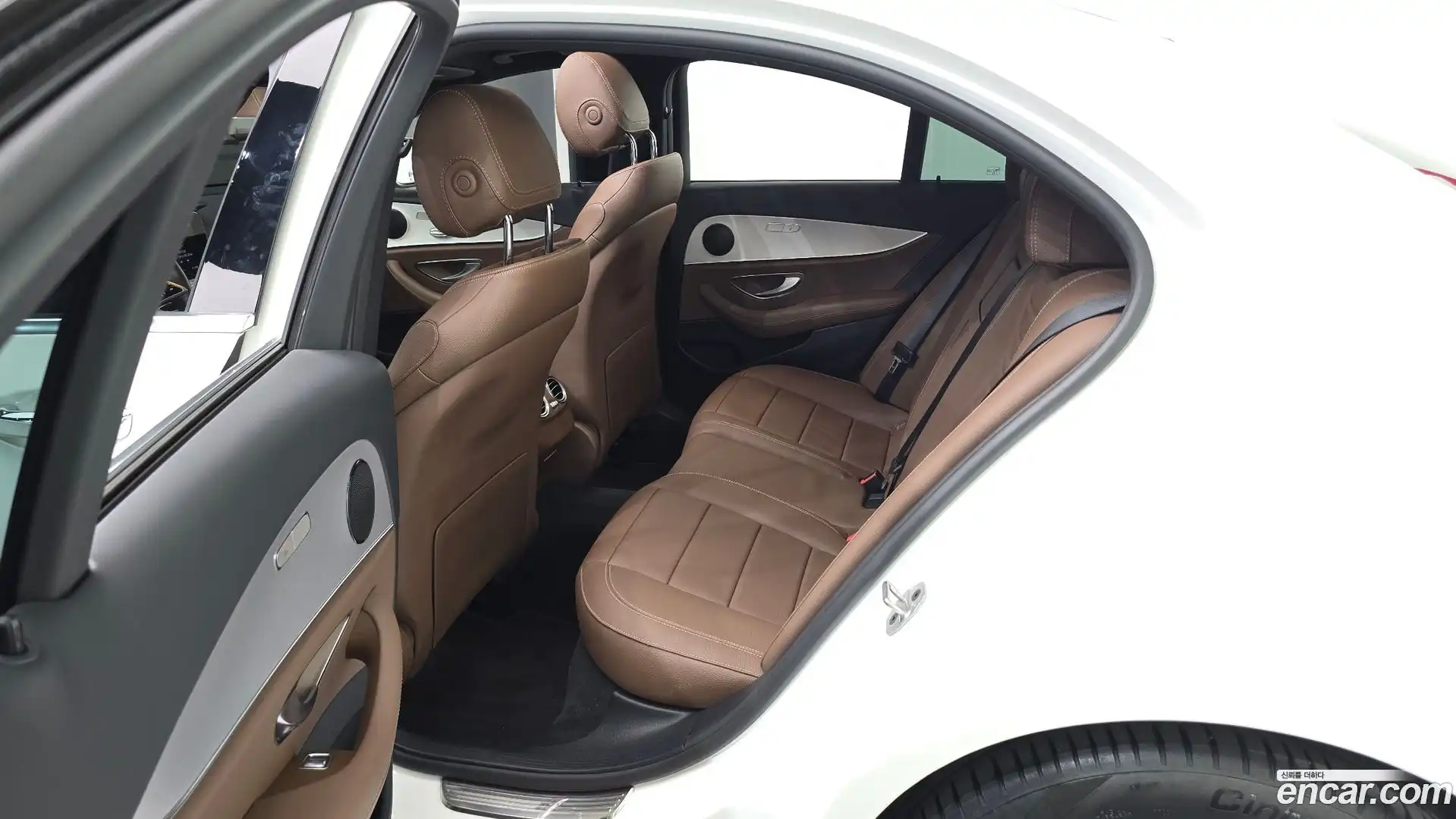 E-Class Mercedes-Benz 2021.4-OPTION-015