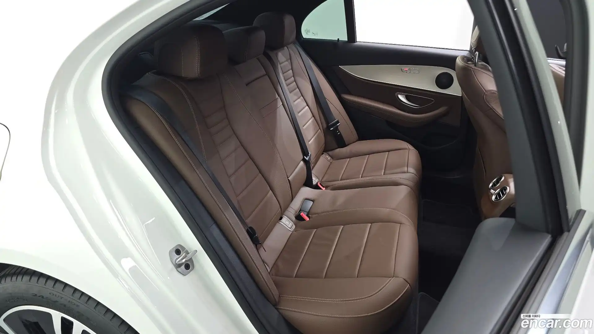 E-Class Mercedes-Benz 2021.4-OPTION-016