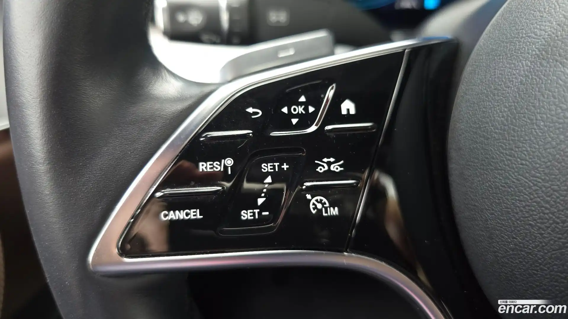 E-Class Mercedes-Benz 2021.4-OPTION-021