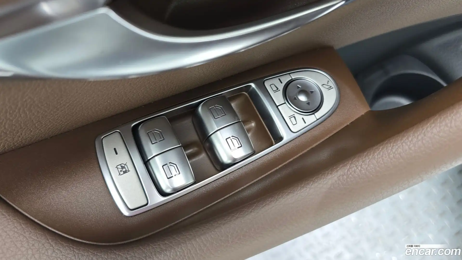E-Class Mercedes-Benz 2021.4-OPTION-023