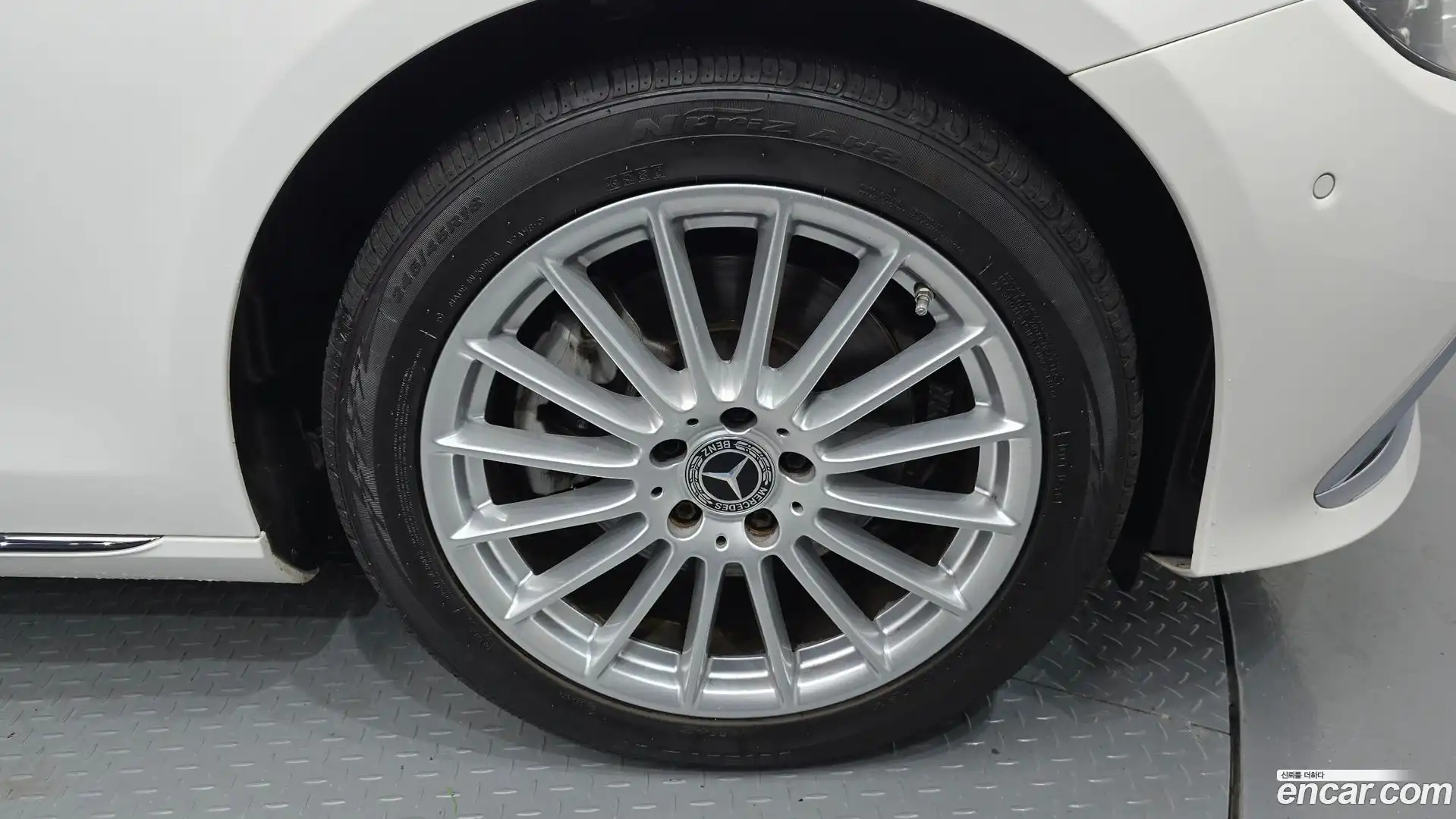 E-Class Mercedes-Benz 2021.3-OUTER-031