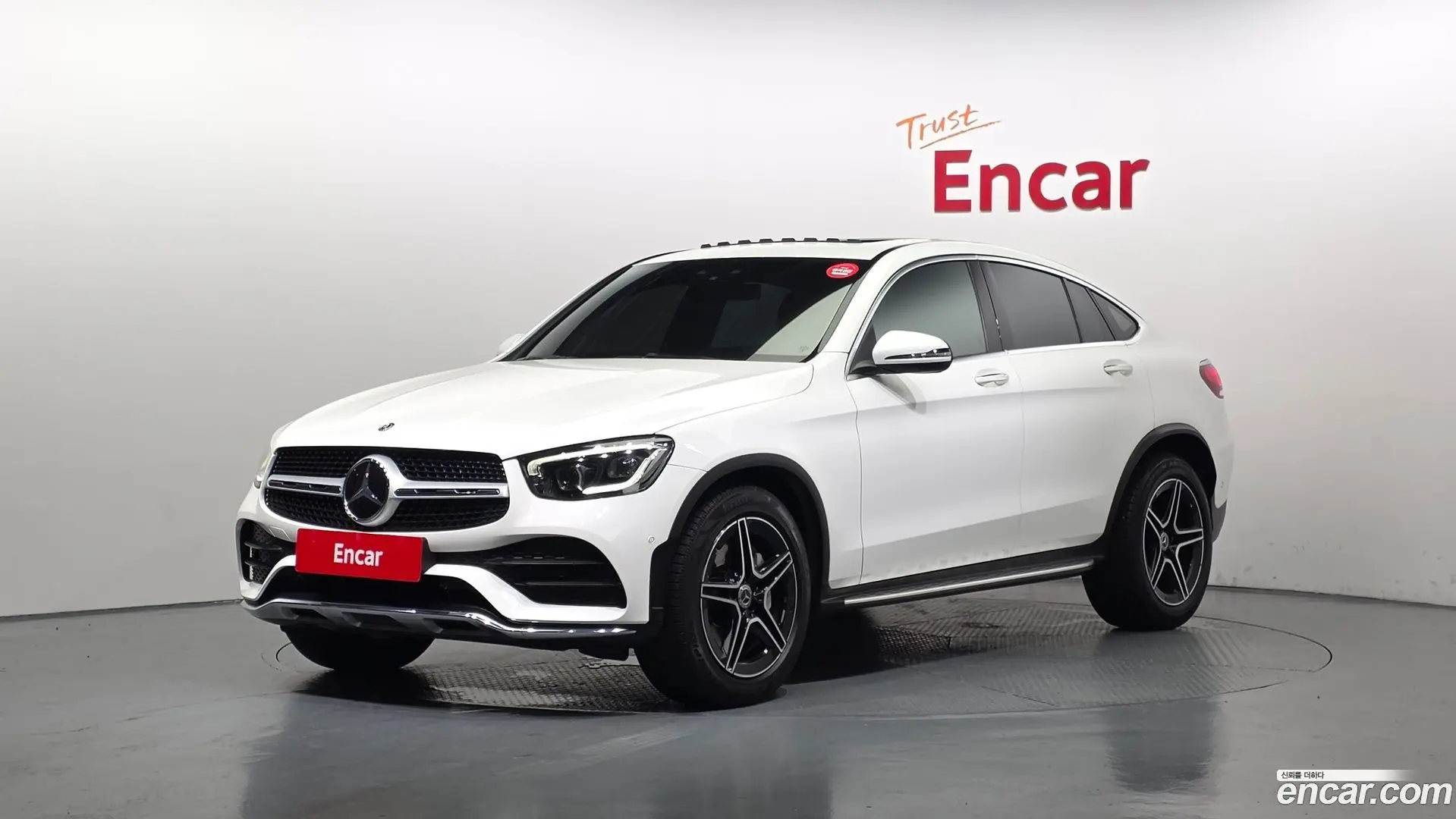 Main__Slider__Photo:GLC-Class Mercedes-Benz 2020.4-0