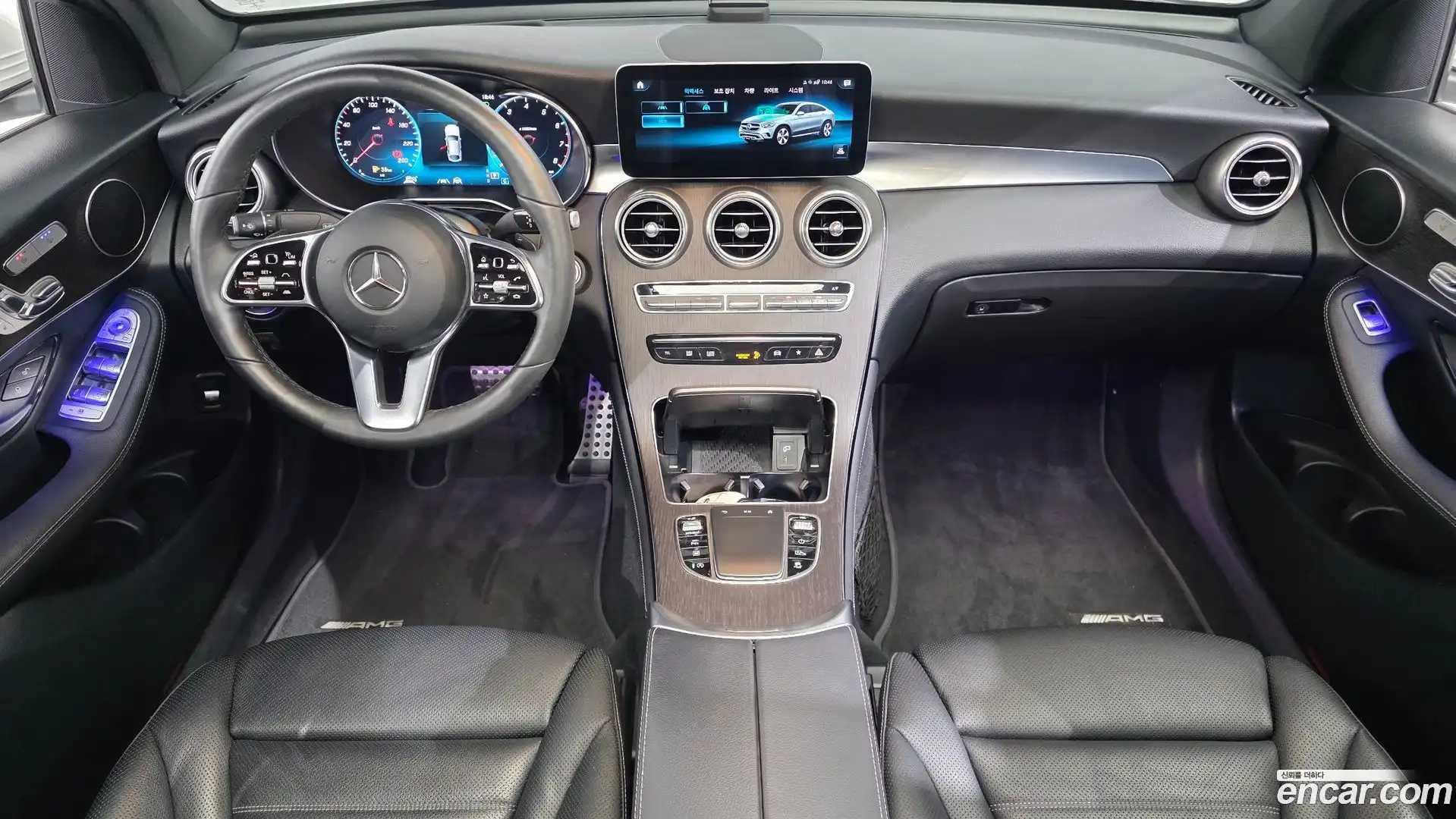 GLC-Class Mercedes-Benz 2020.4-INNER-007