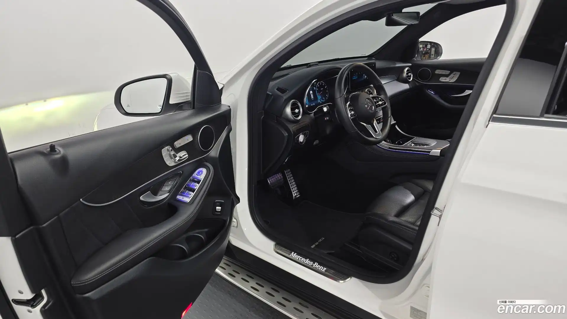 GLC-Class Mercedes-Benz 2020.4-INNER-010