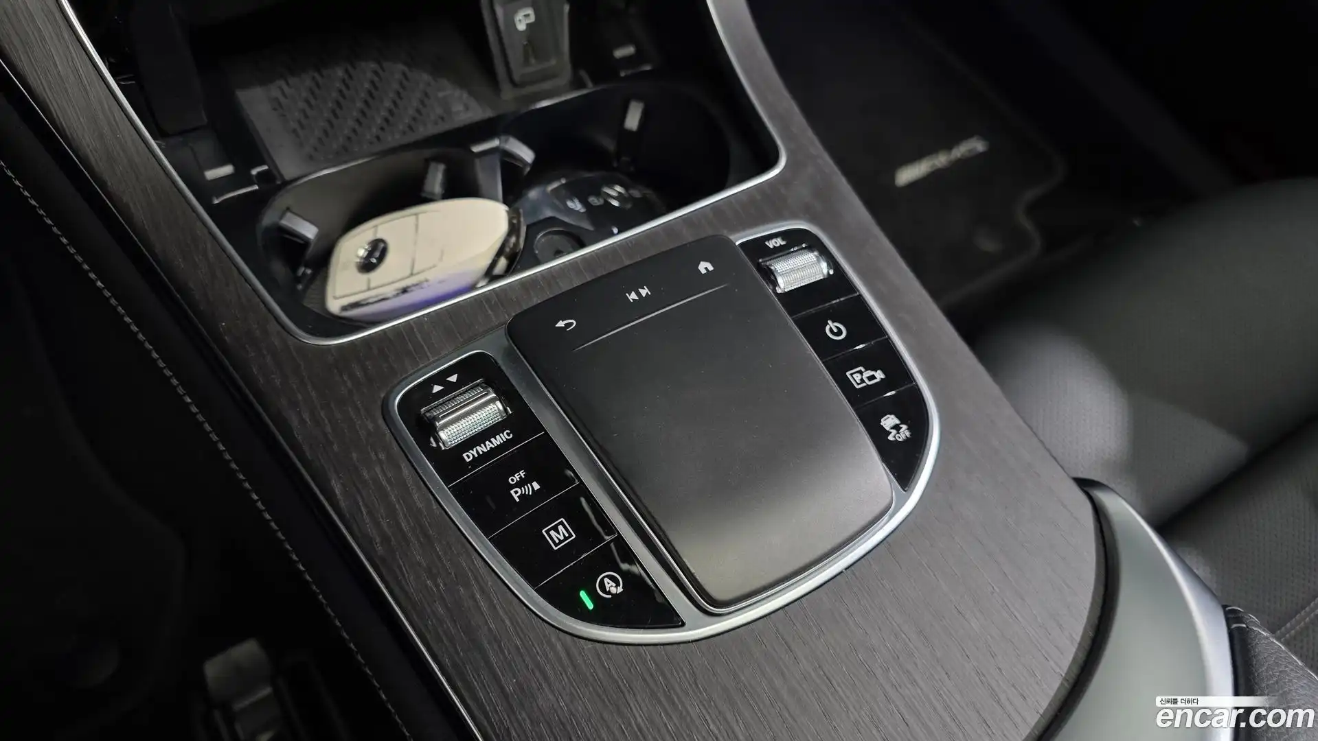 GLC-Class Mercedes-Benz 2020.4-OPTION-022