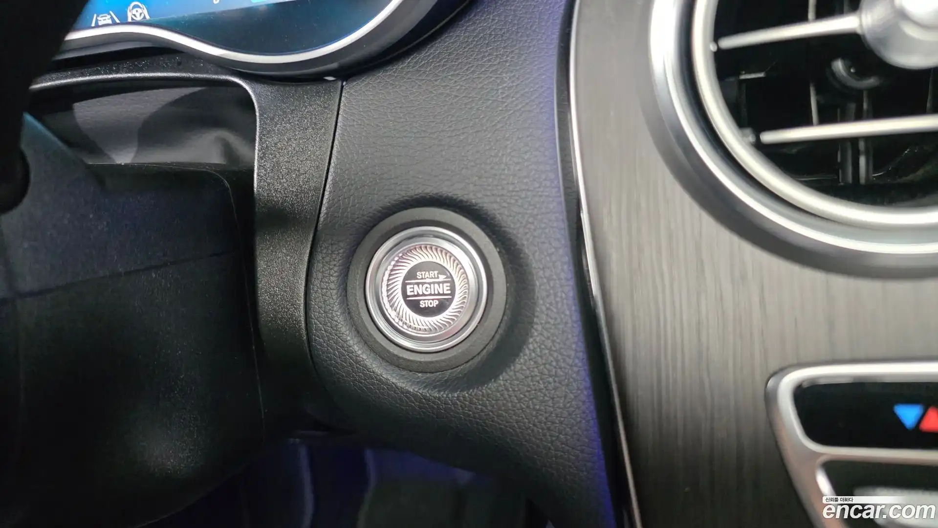 GLC-Class Mercedes-Benz 2020.4-OPTION-024