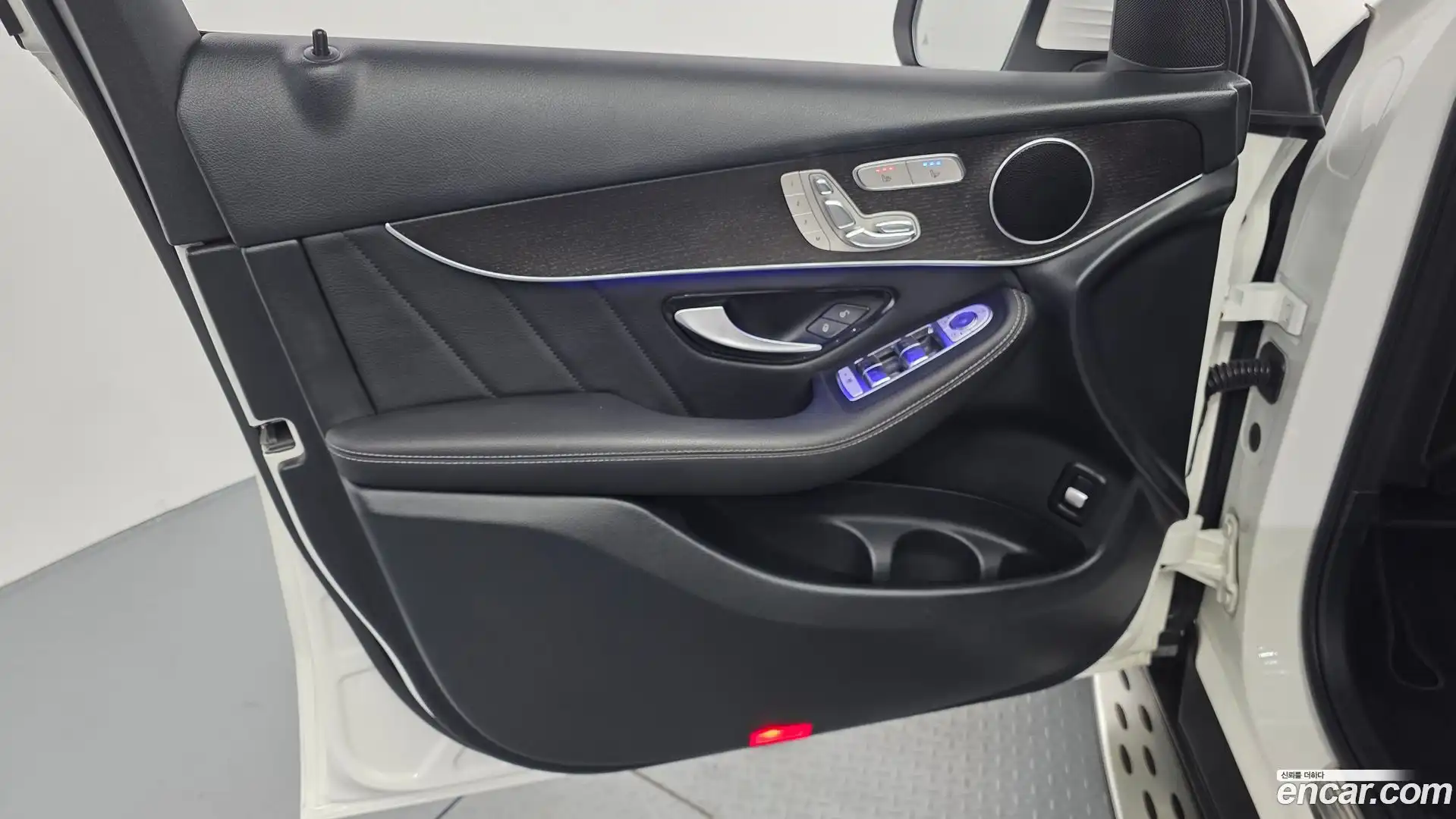 GLC-Class Mercedes-Benz 2020.4-INNER-034
