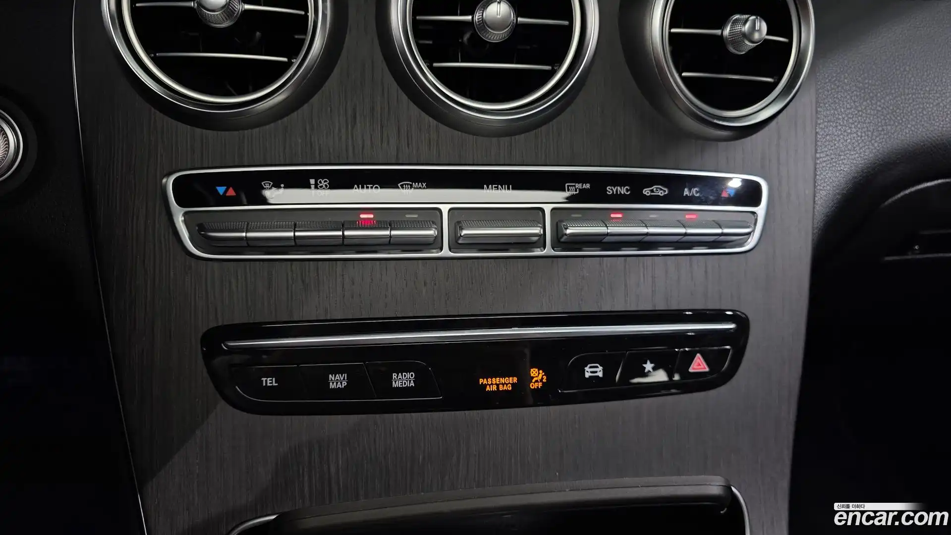 GLC-Class Mercedes-Benz 2020.4-OPTION-041