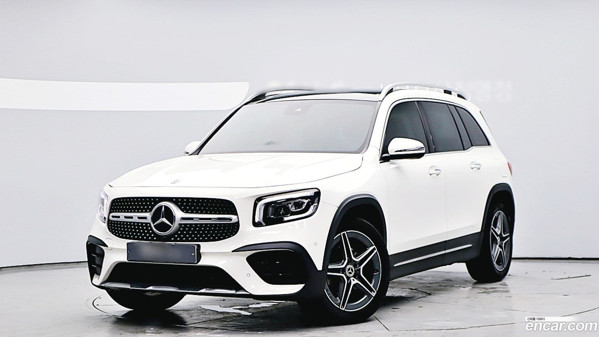 Main__Slider__Photo:GLB-Class Mercedes-Benz 2021.2-0