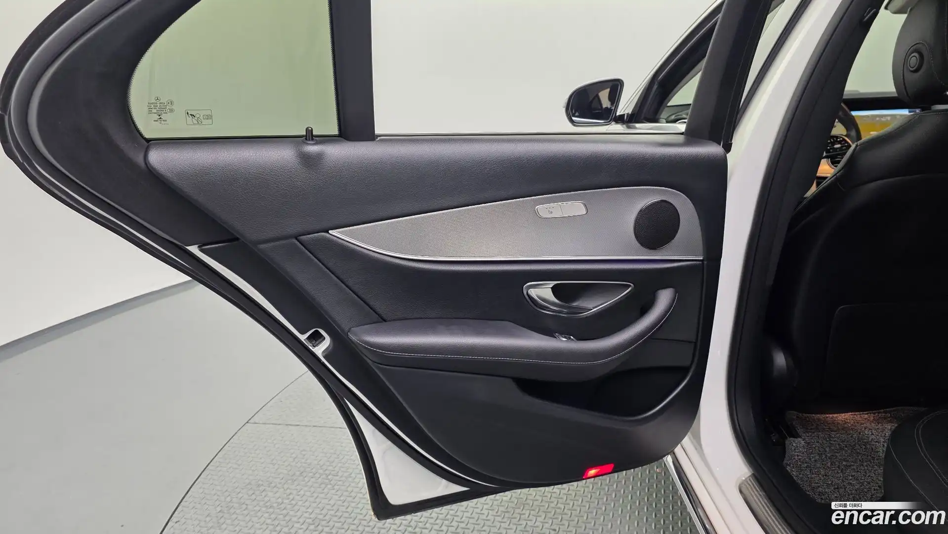 E-Class Mercedes-Benz 2019.7-INNER-035