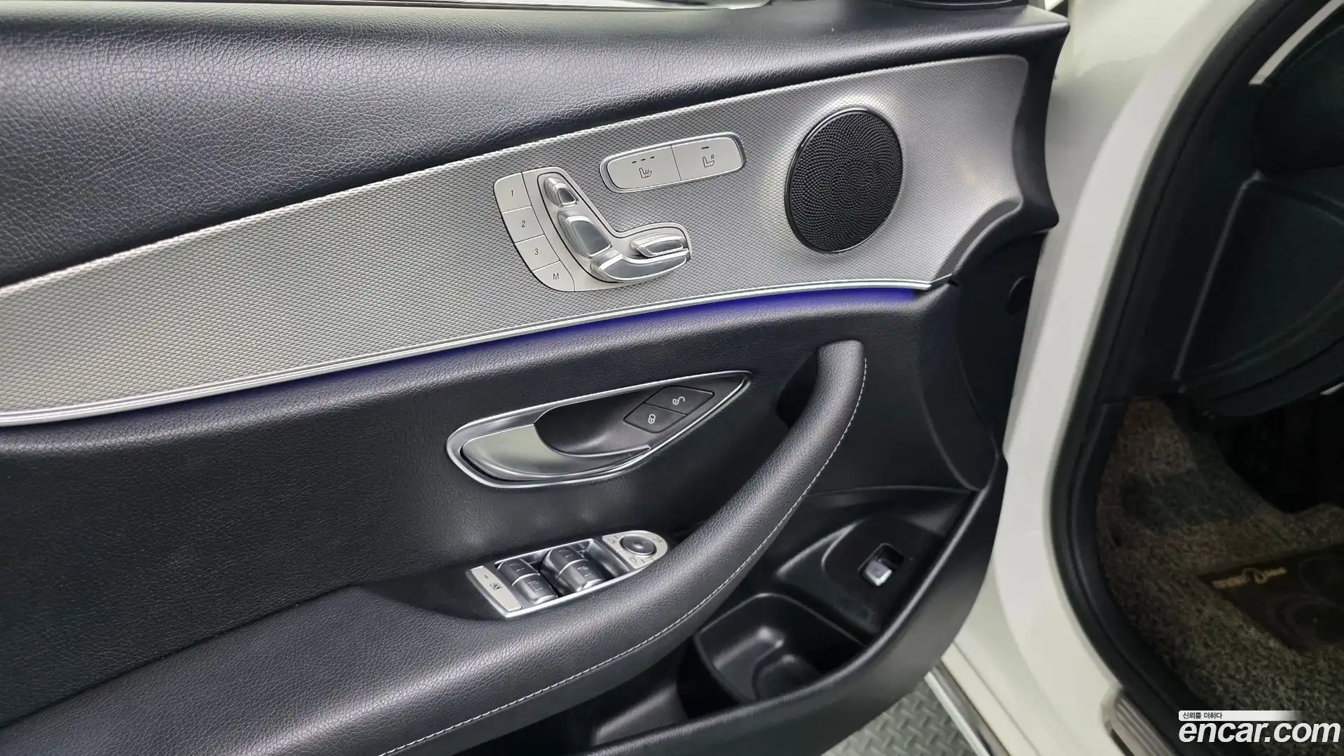 E-Class Mercedes-Benz 2019.7-OPTION-040