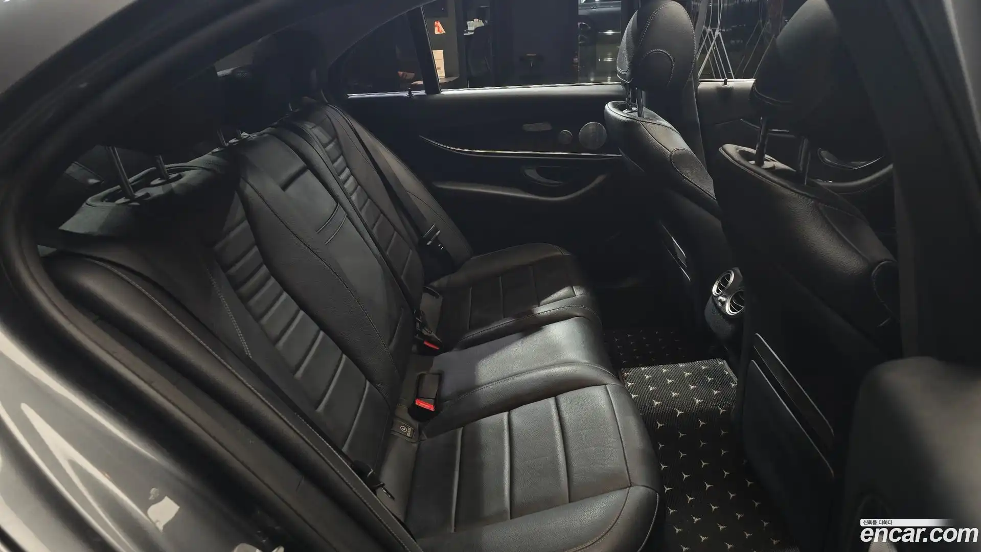E-Class Mercedes-Benz 2018.0-OPTION-015