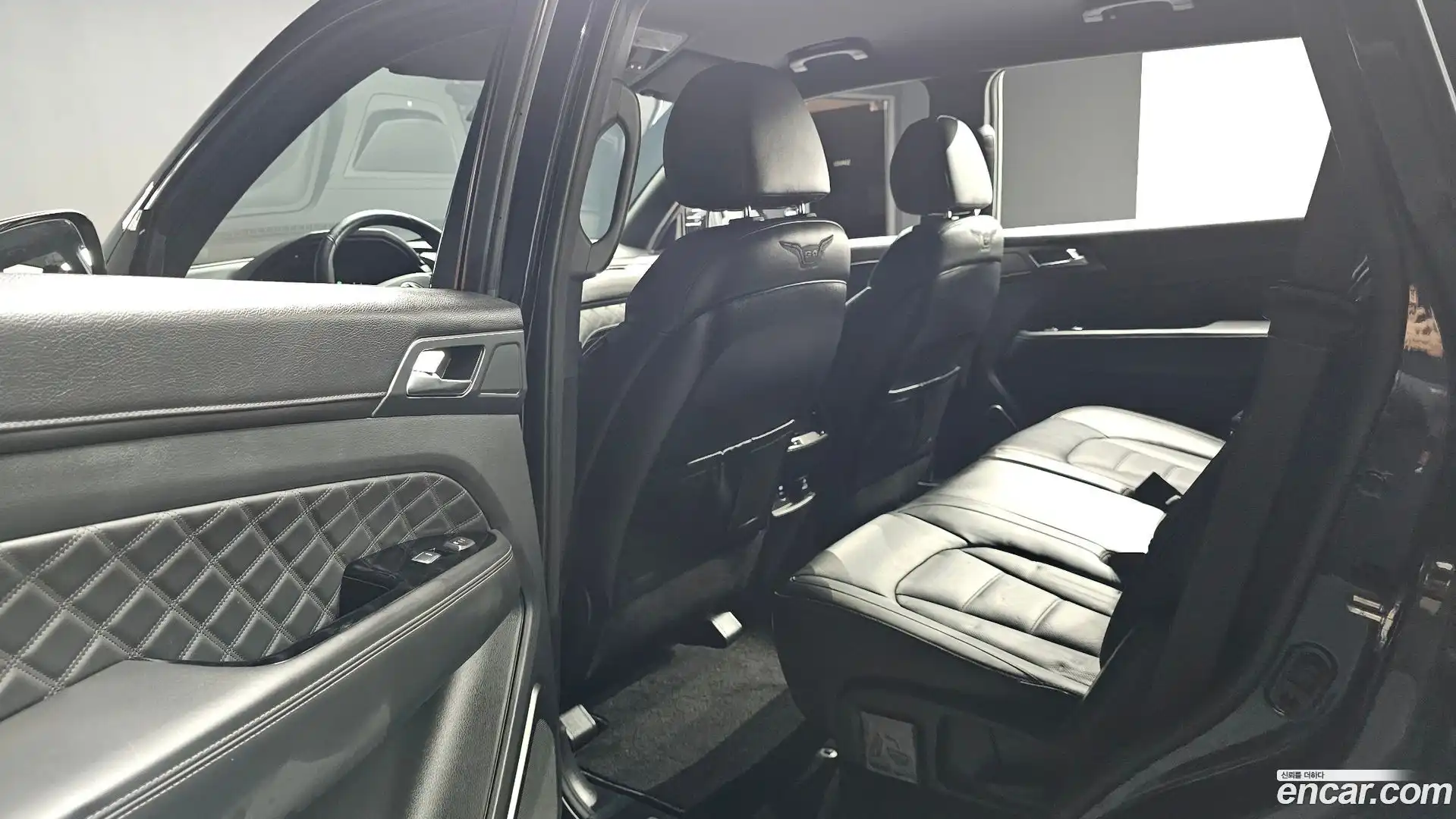 Rexton KG Mobility 2020.8-INNER-036
