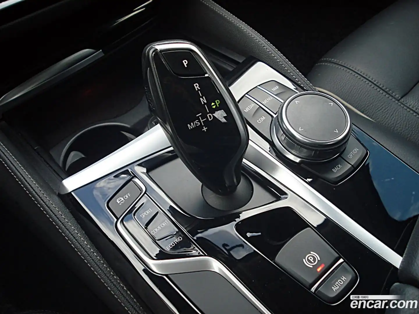 5-Series BMW 2018.4-INNER-009