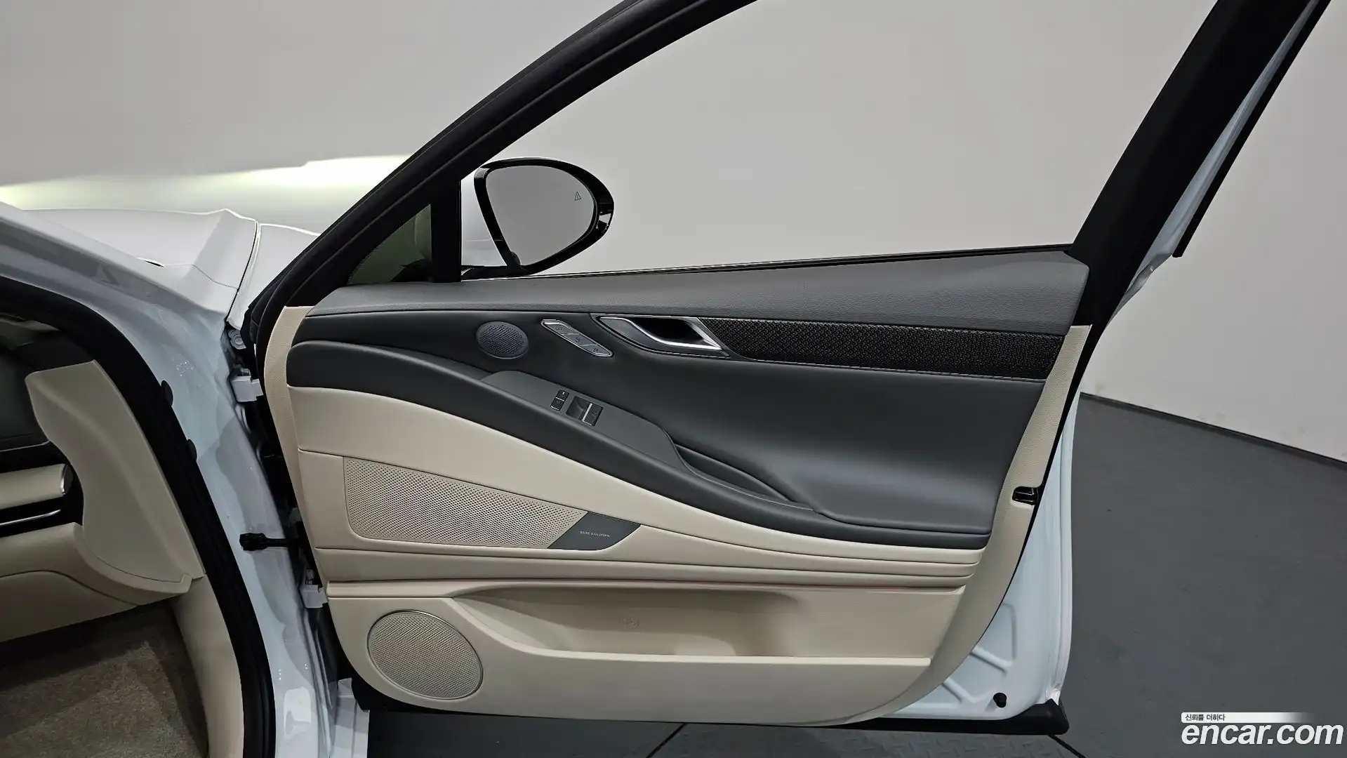G80 Genesis 2025.2-INNER-034