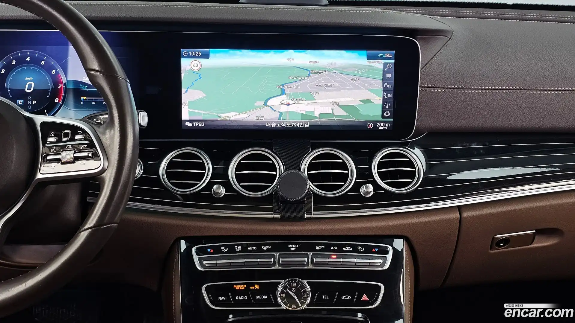 E-Class Mercedes-Benz 2020.1-OPTION-018