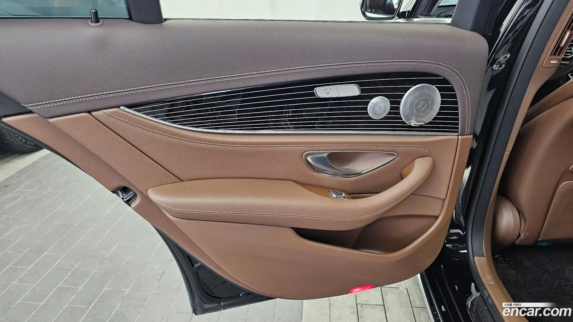 E-Class Mercedes-Benz 2020.1-INNER-035