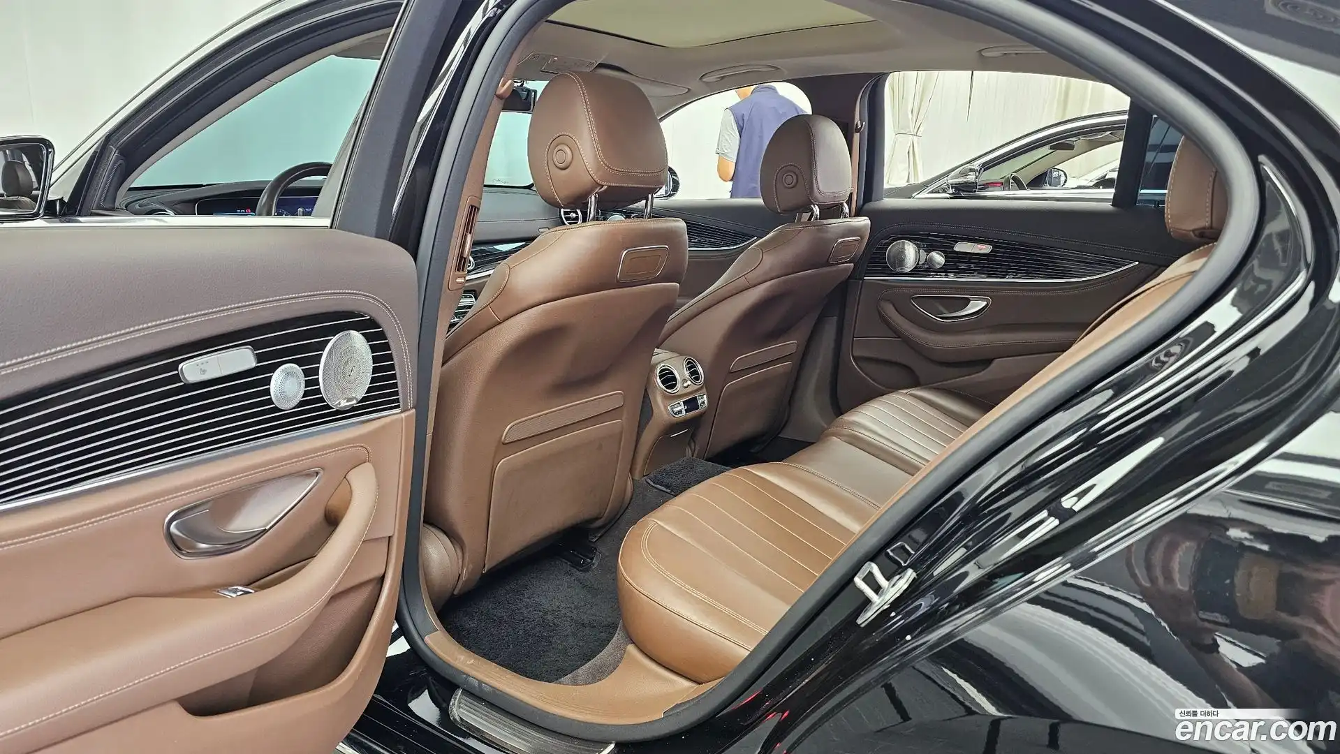 E-Class Mercedes-Benz 2020.1-INNER-036