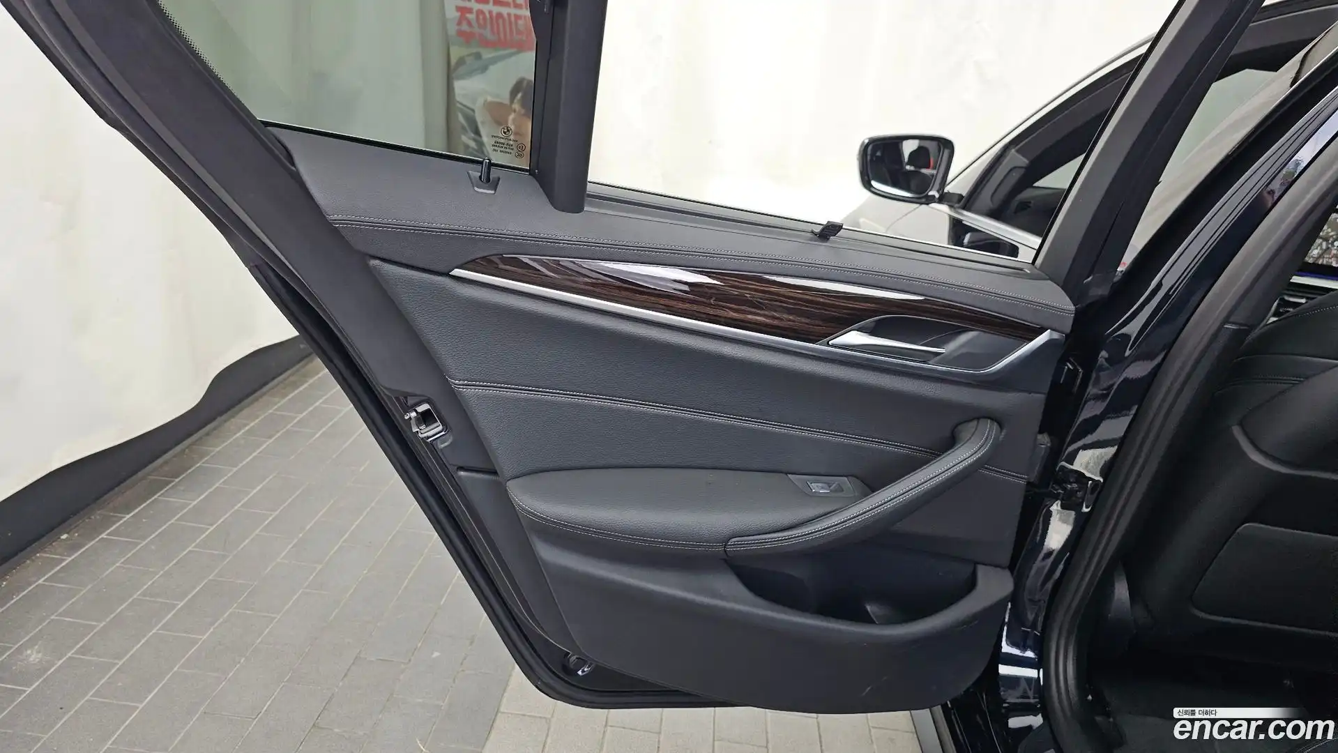 5-Series BMW 2022.3-INNER-035