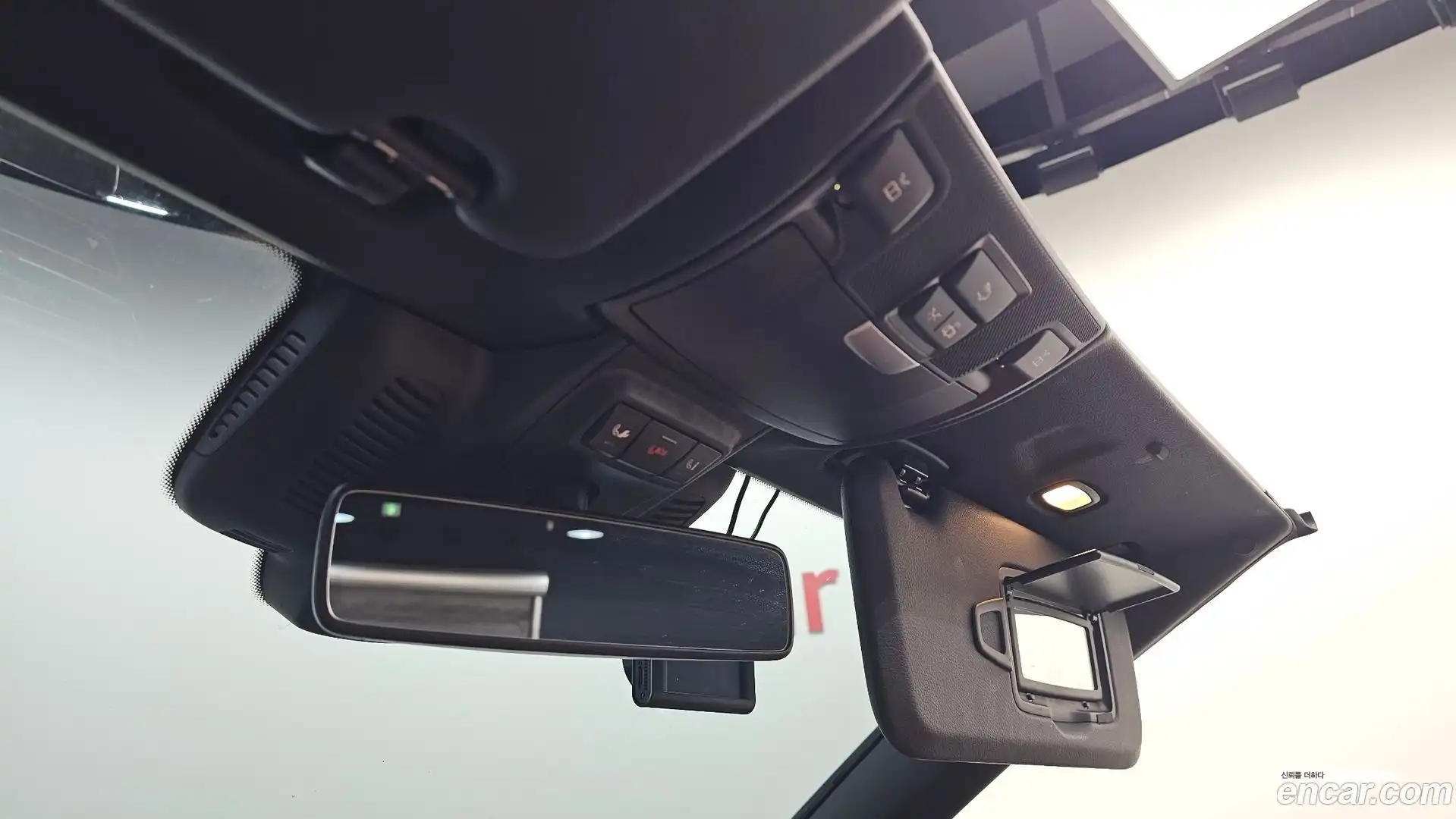 E-Class Mercedes-Benz 2018.9-OPTION-024