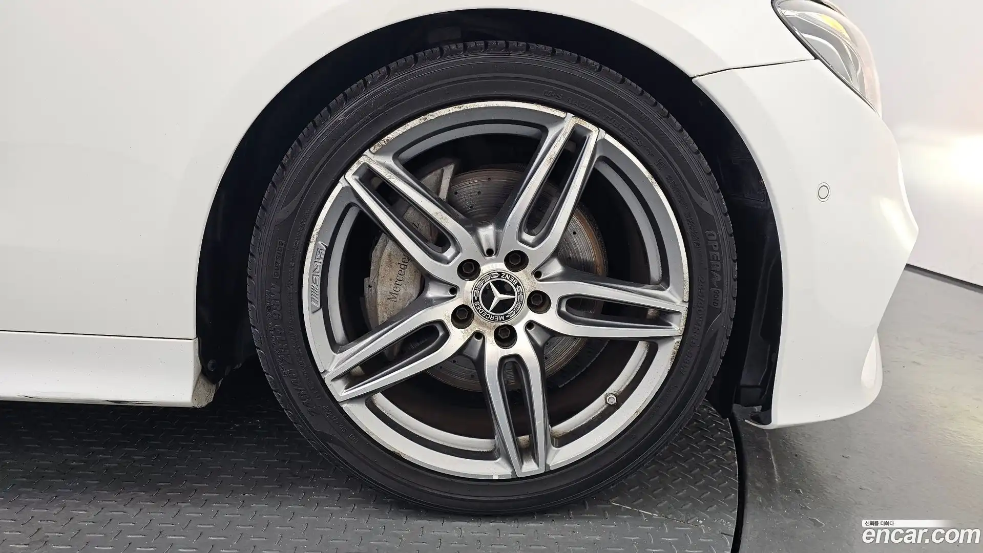 E-Class Mercedes-Benz 2018.9-OUTER-031
