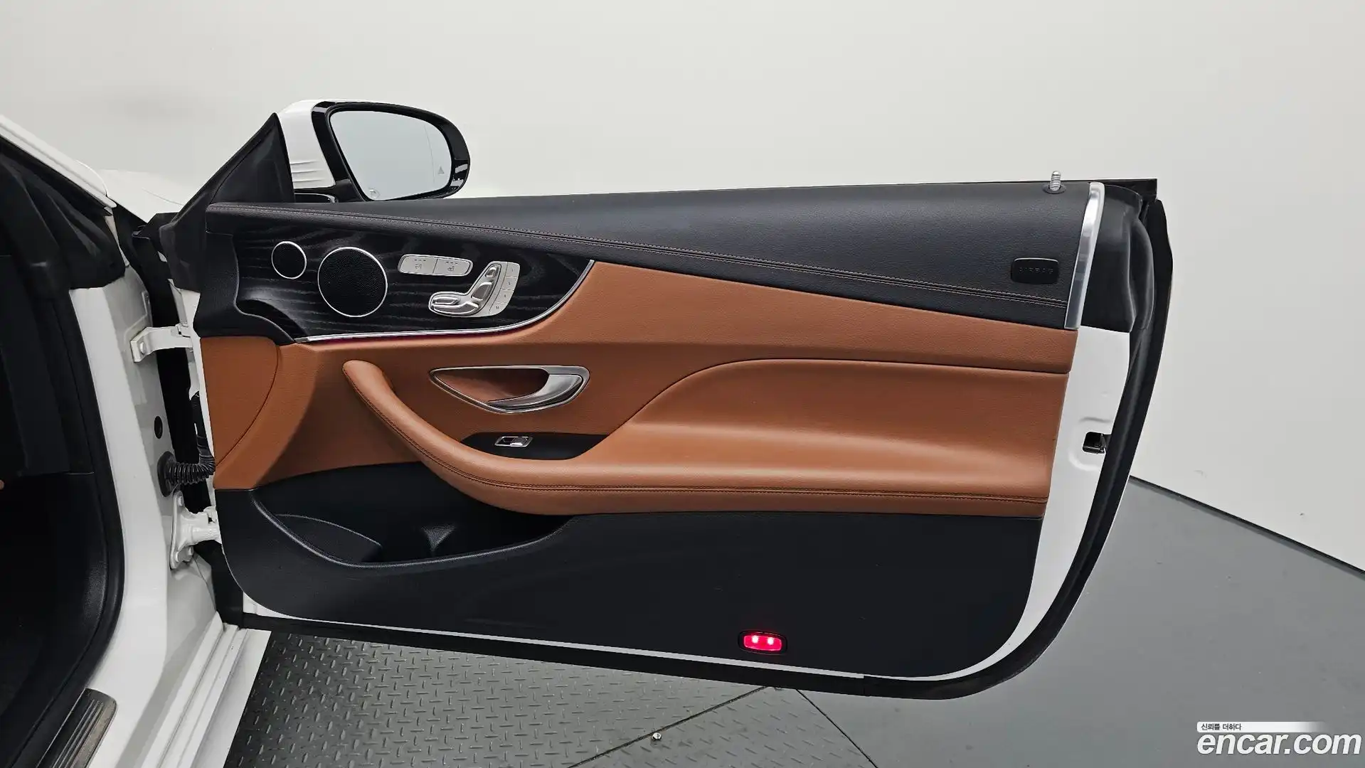 E-Class Mercedes-Benz 2018.9-INNER-035