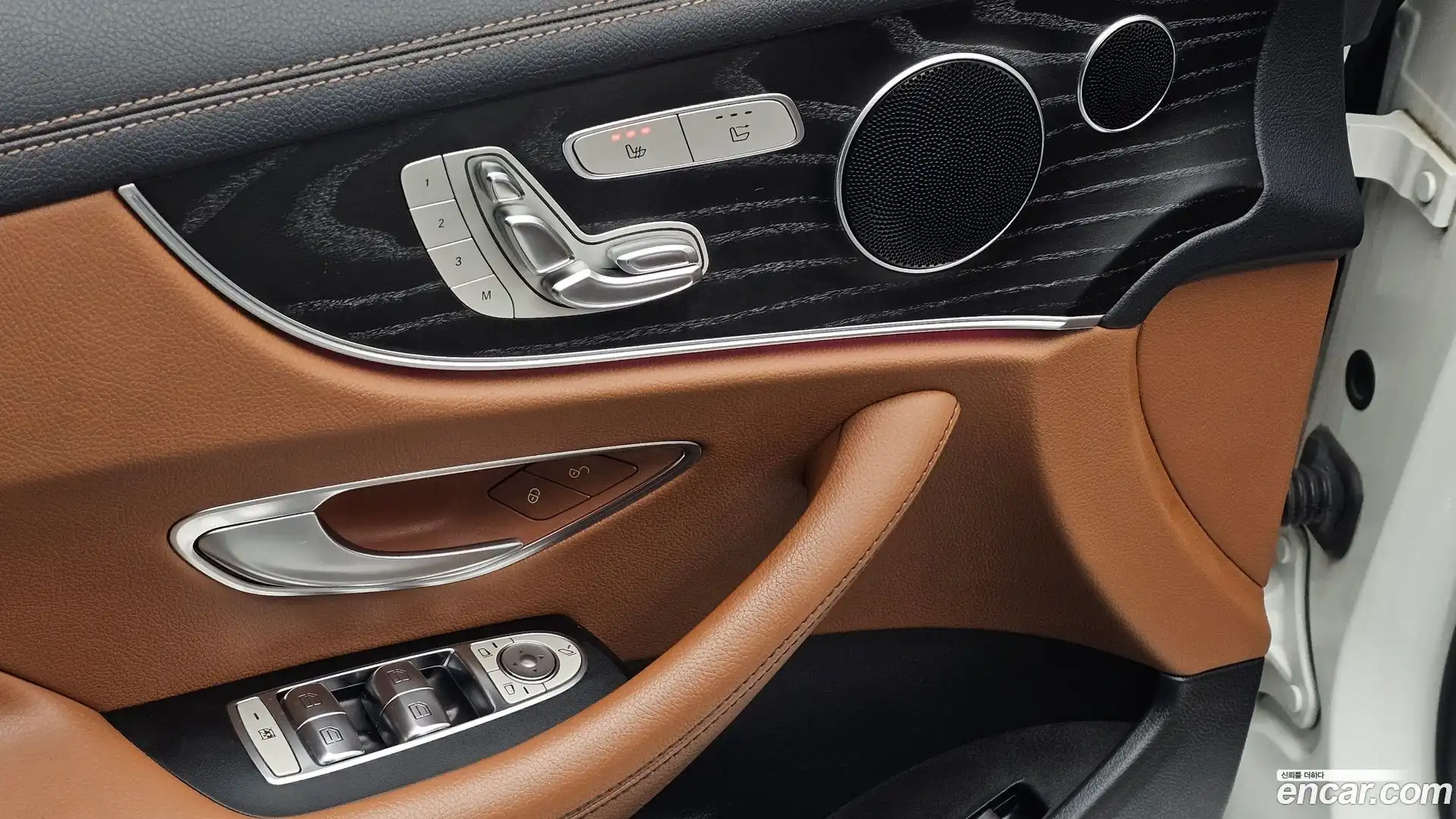 E-Class Mercedes-Benz 2018.9-OPTION-041