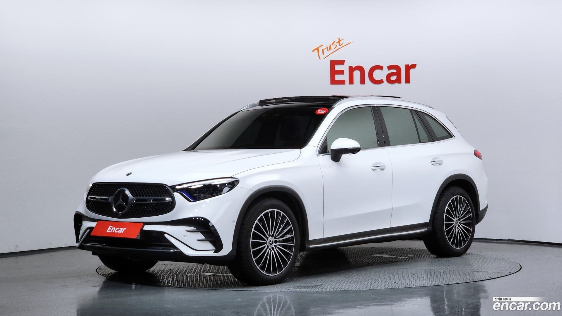 Main__Slider__Photo:GLC-Class Mercedes-Benz 2025.1-0