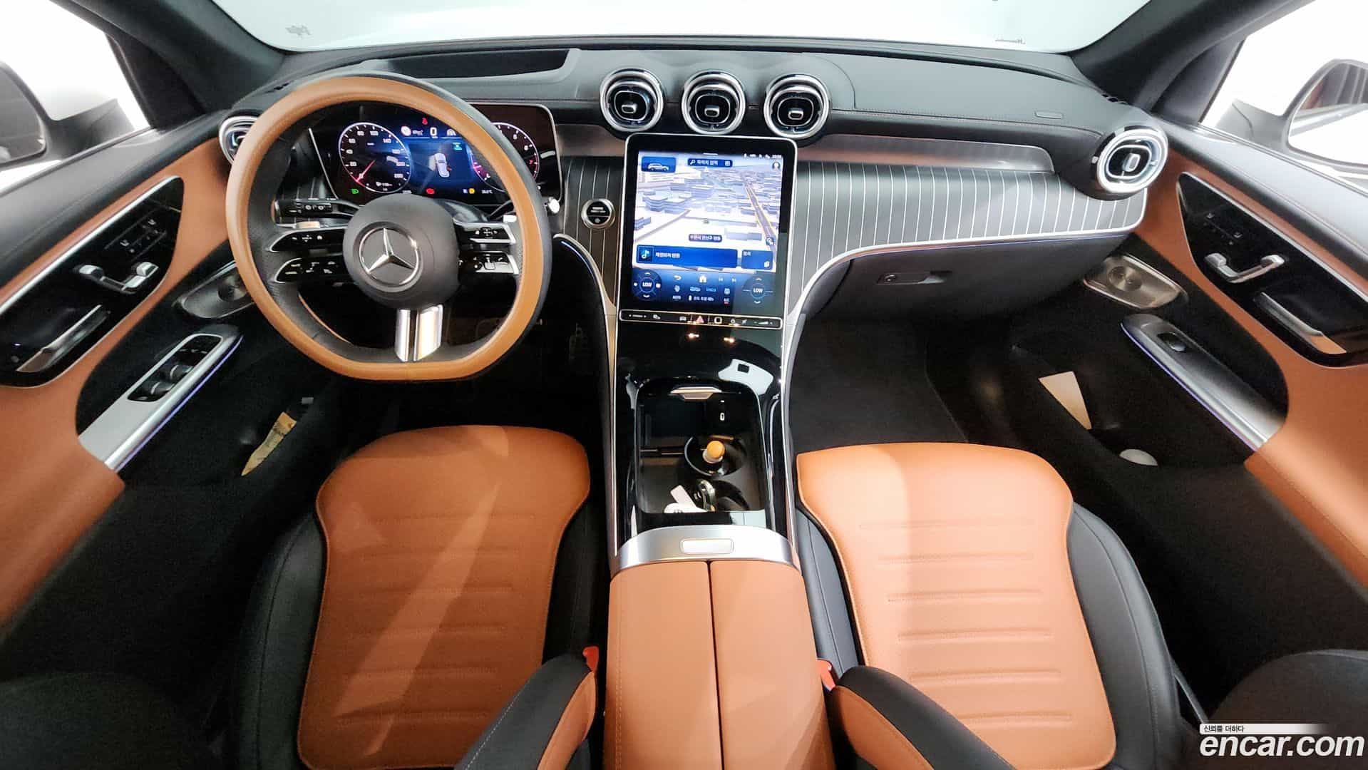 GLC-Class Mercedes-Benz 2025.1-INNER-007