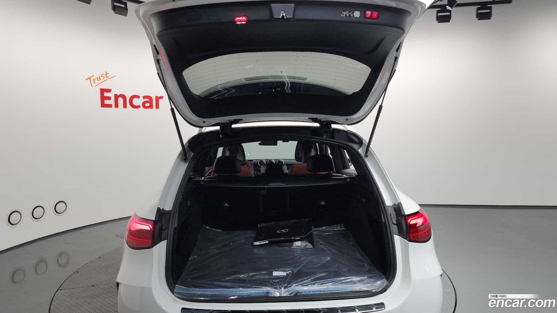 GLC-Class Mercedes-Benz 2025.1-OPTION-022