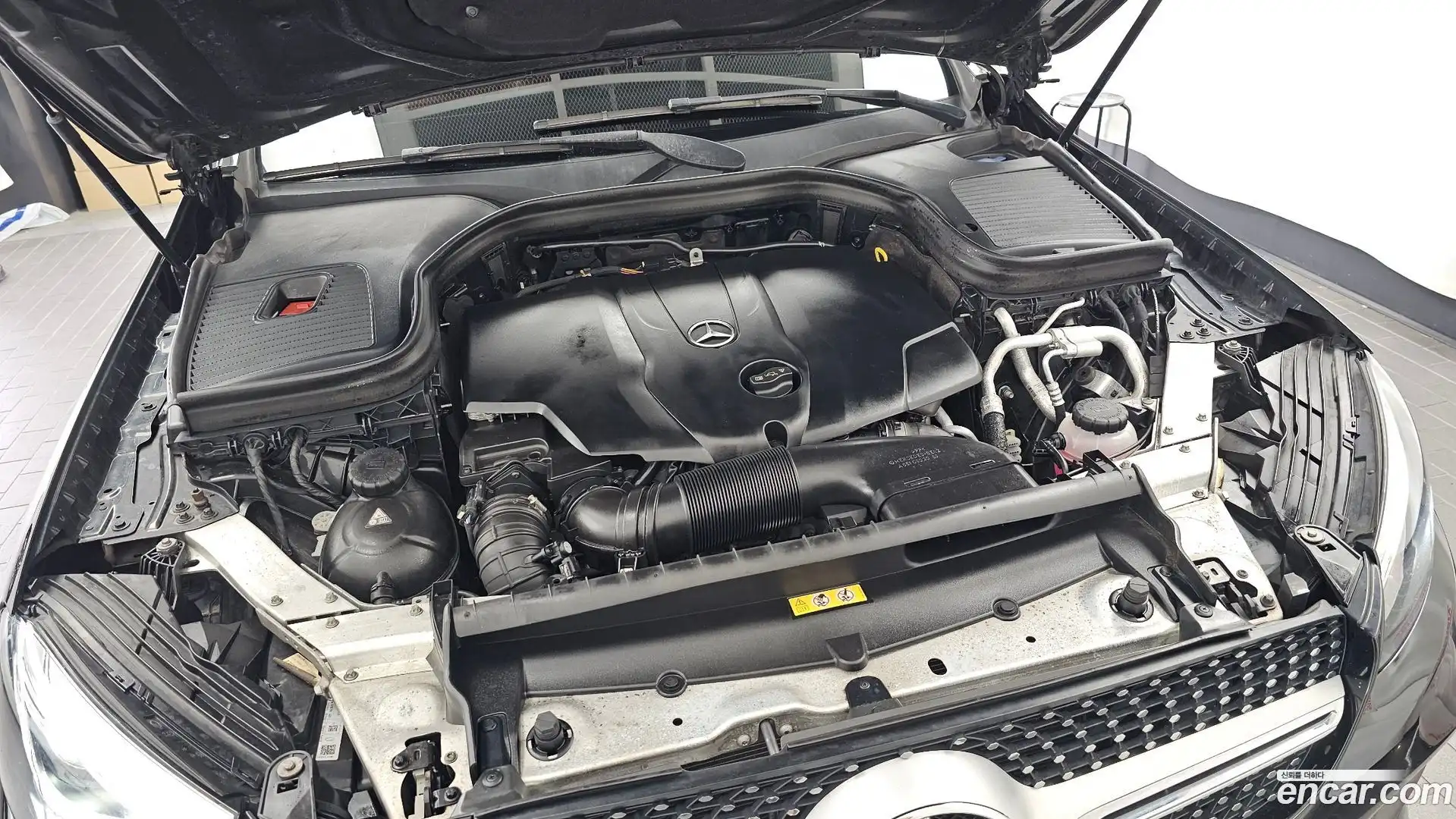 GLC-Class Mercedes-Benz 2017.10-OUTER-006
