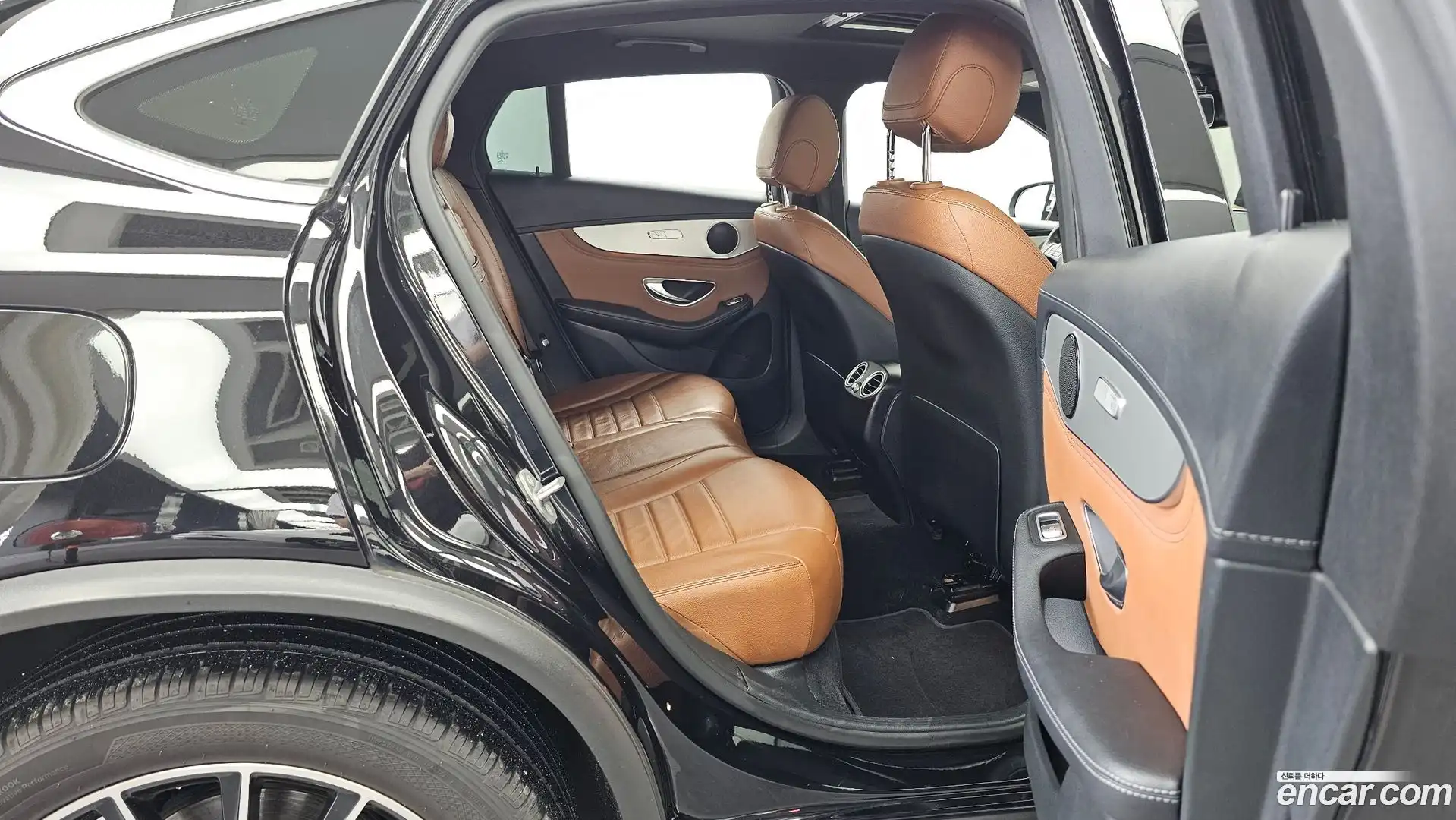 GLC-Class Mercedes-Benz 2017.10-OPTION-016