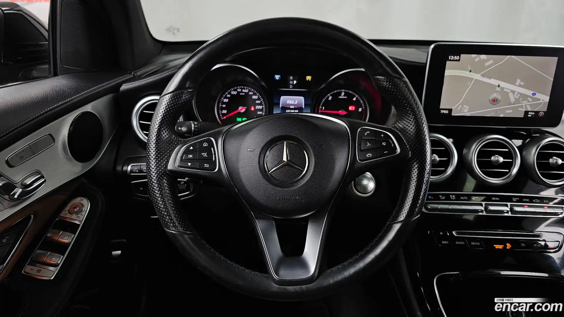 GLC-Class Mercedes-Benz 2017.10-OPTION-017