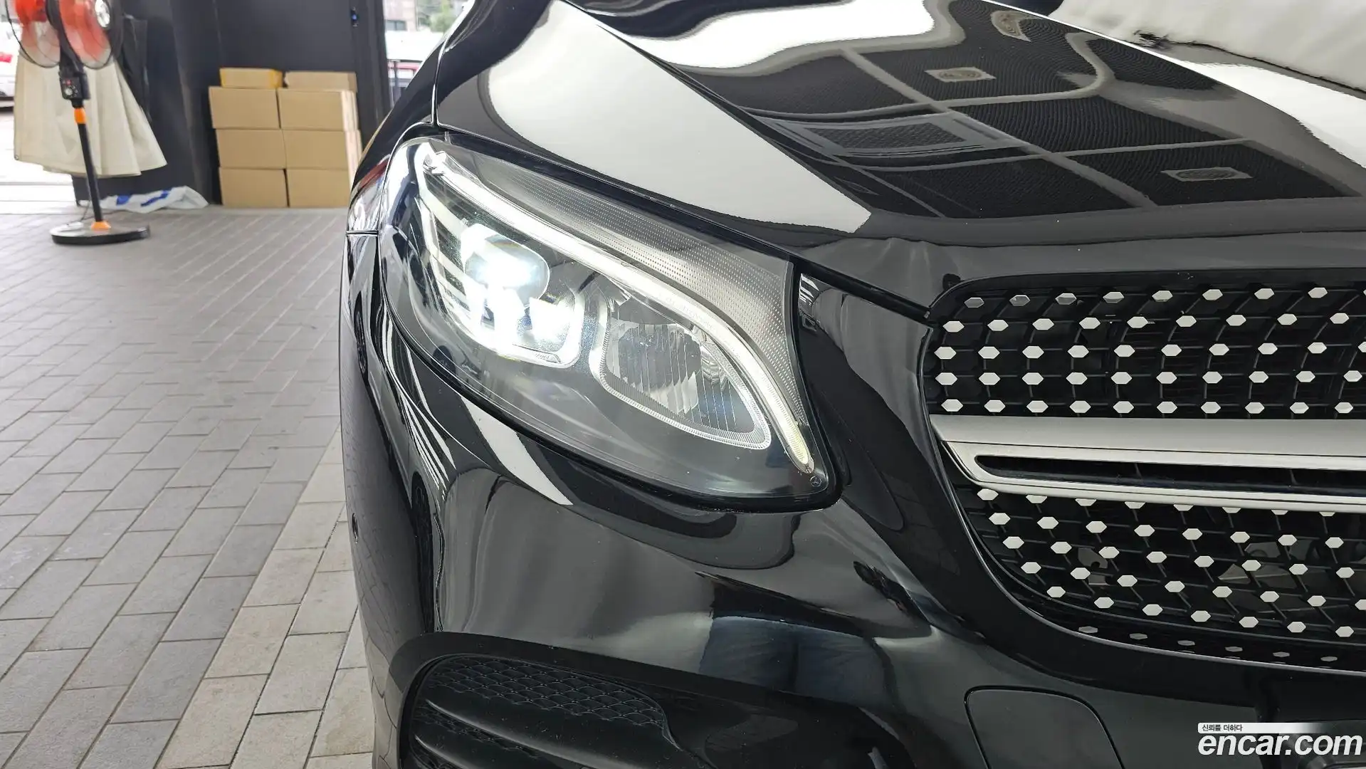 GLC-Class Mercedes-Benz 2017.10-OUTER-032