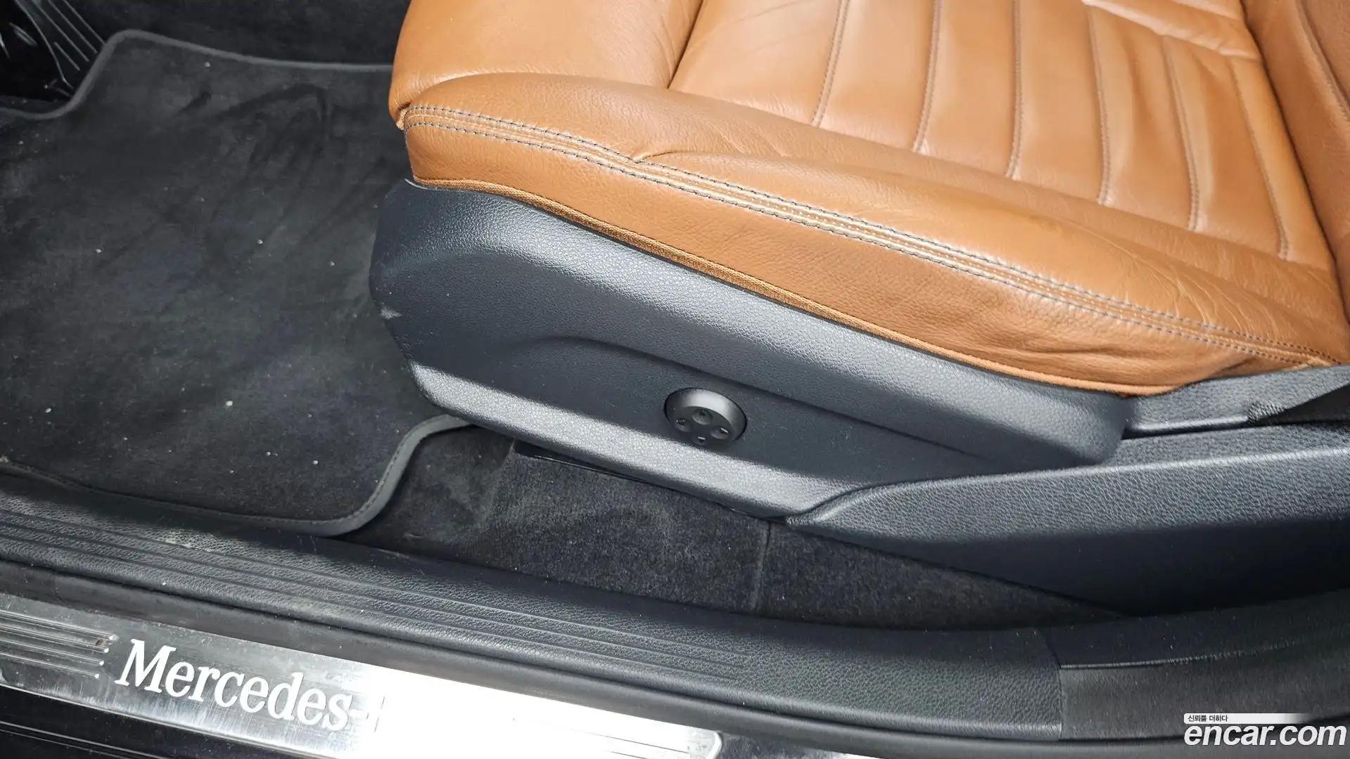 GLC-Class Mercedes-Benz 2017.10-OPTION-045