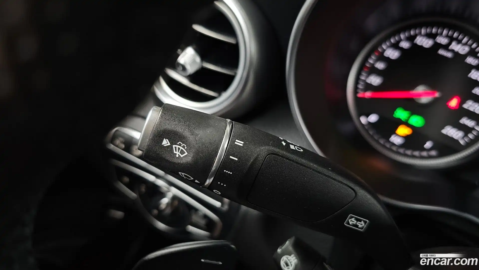 GLC-Class Mercedes-Benz 2017.10-OPTION-046