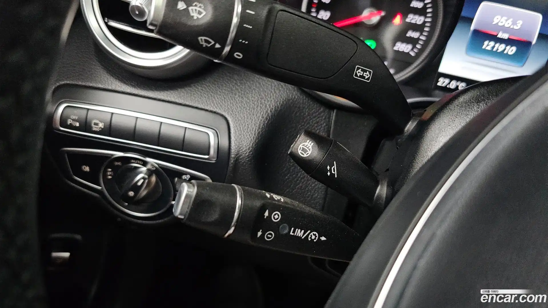 GLC-Class Mercedes-Benz 2017.10-OPTION-048