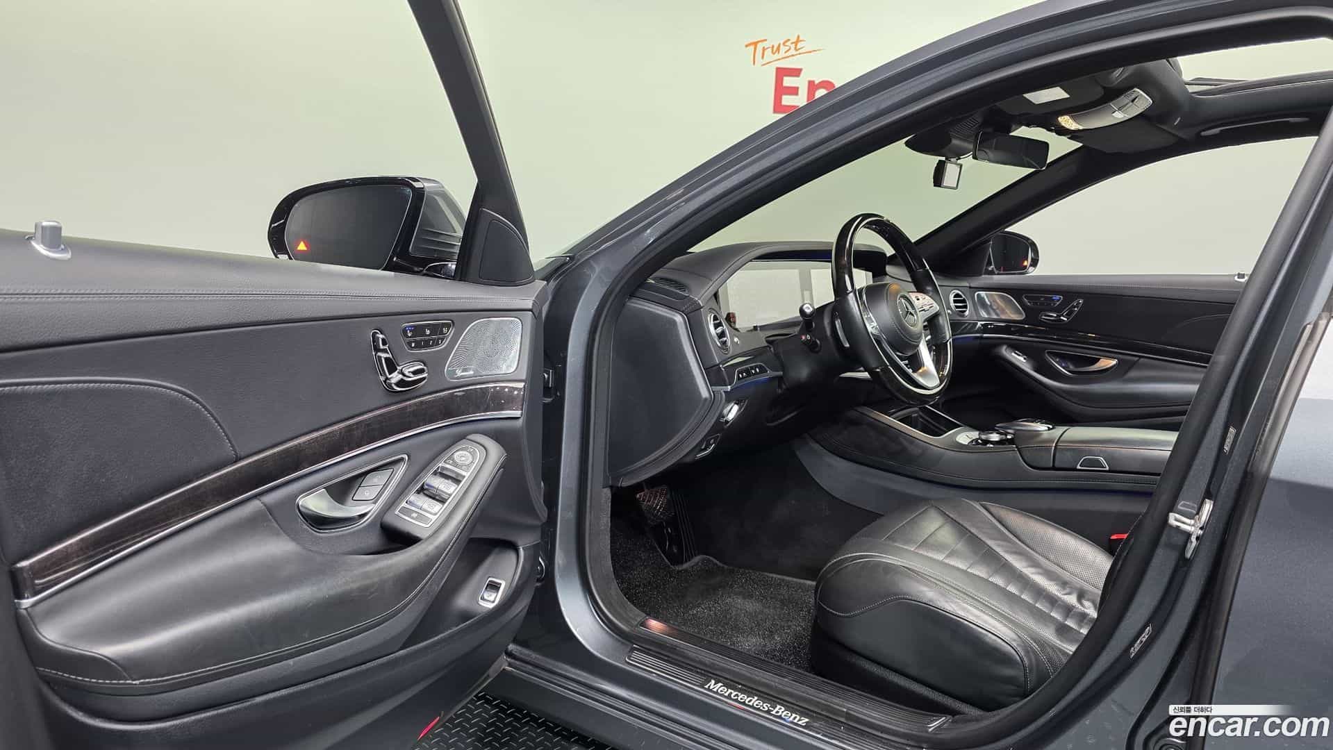 S-Class Mercedes-Benz 2017.10-INNER-010