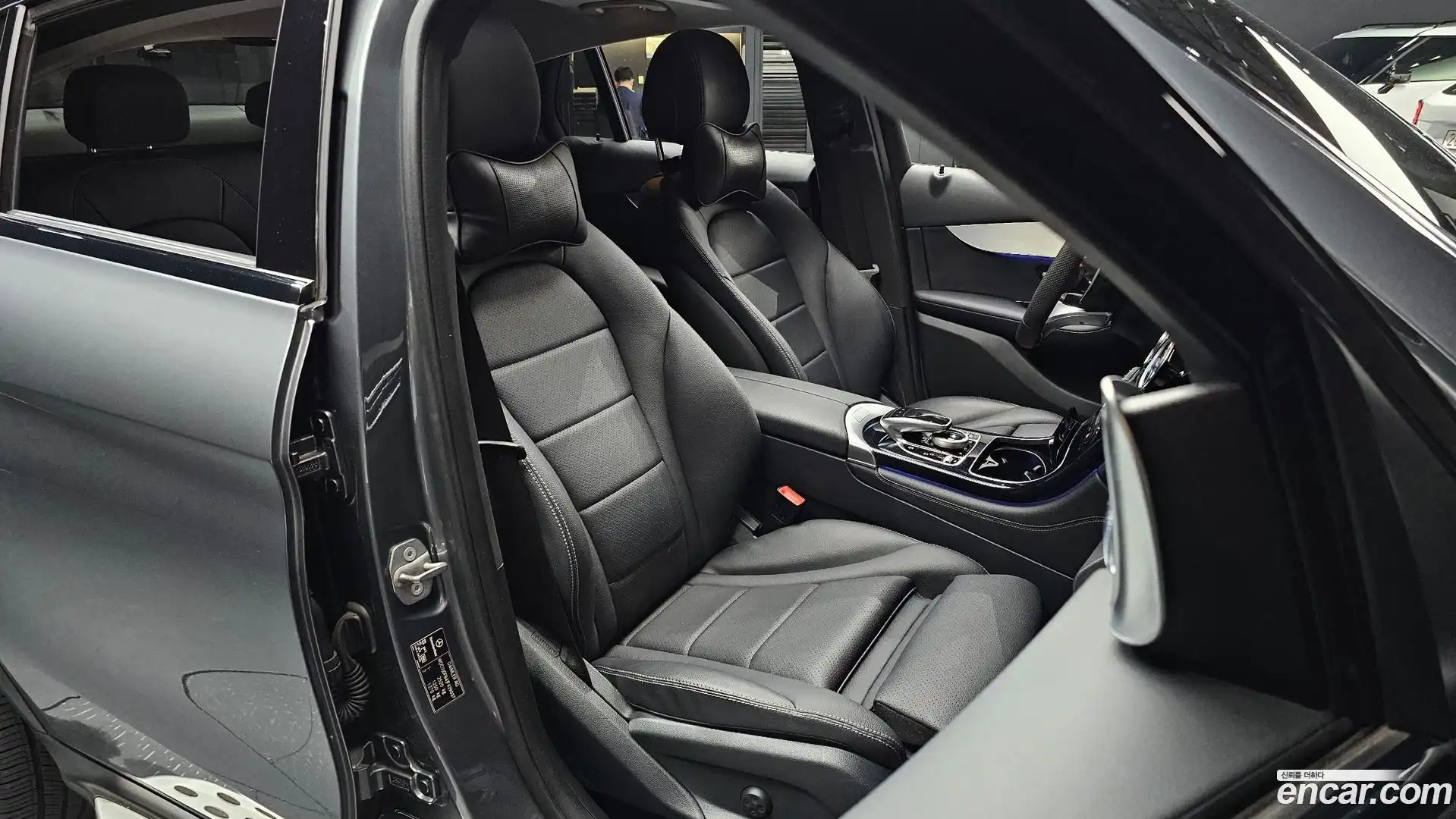 GLC-Class Mercedes-Benz 2018.4-INNER-010