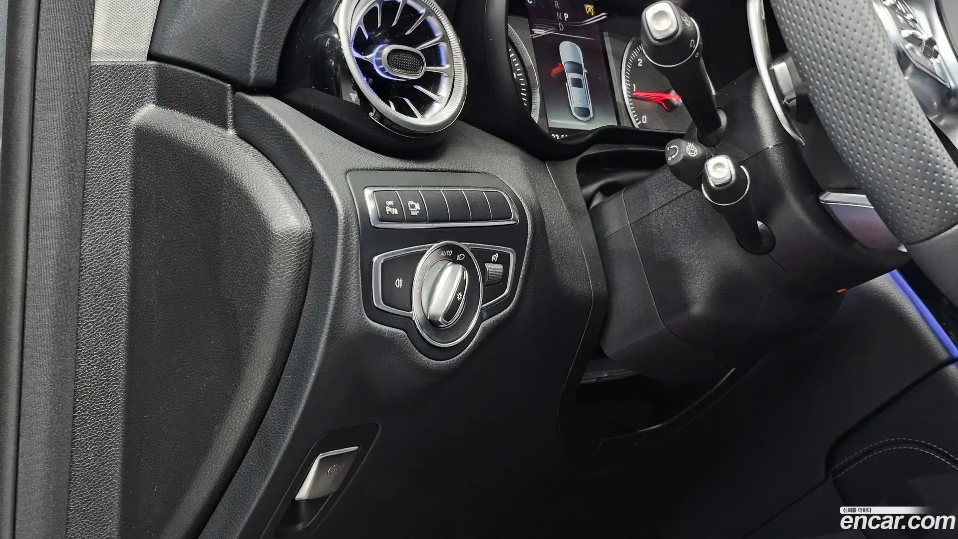 GLC-Class Mercedes-Benz 2018.4-OPTION-018