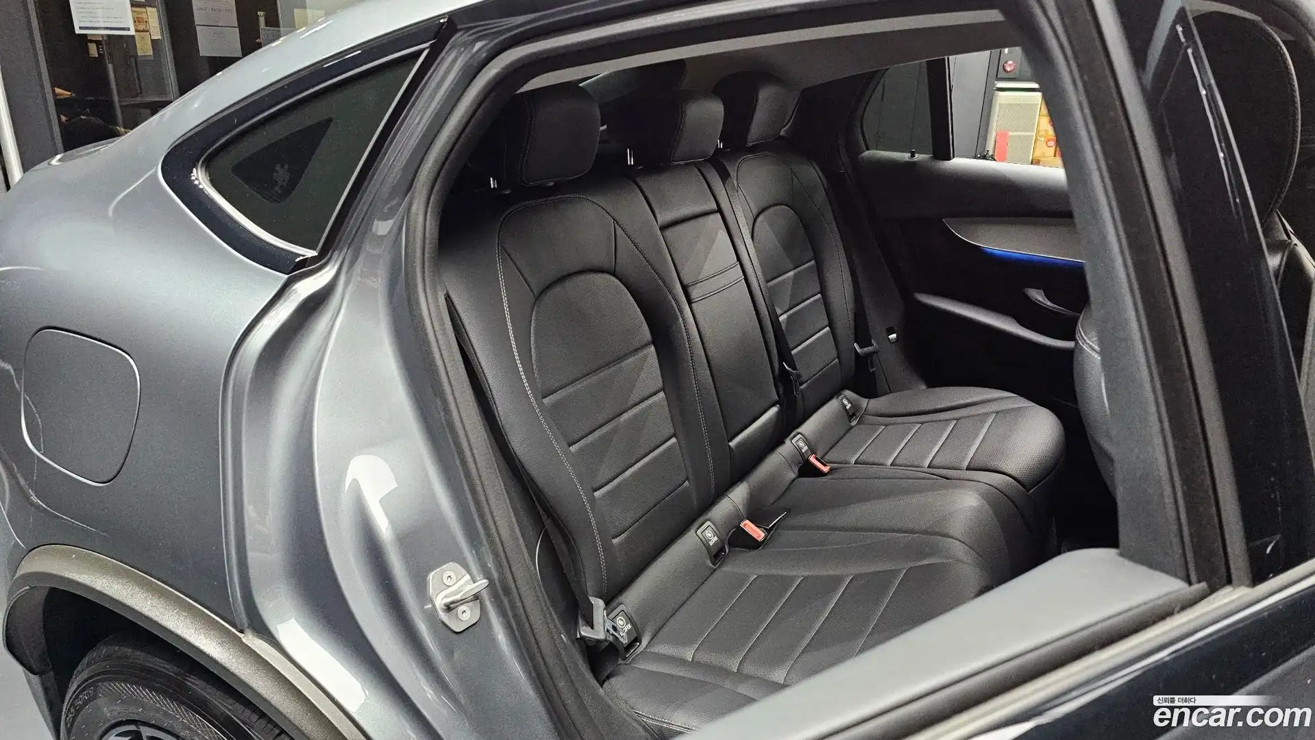 GLC-Class Mercedes-Benz 2018.4-INNER-036