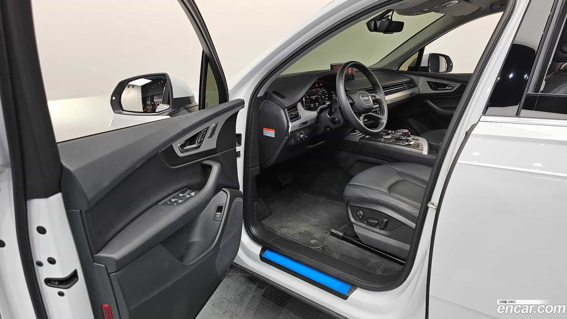 Q7 Audi 2019.10-INNER-010