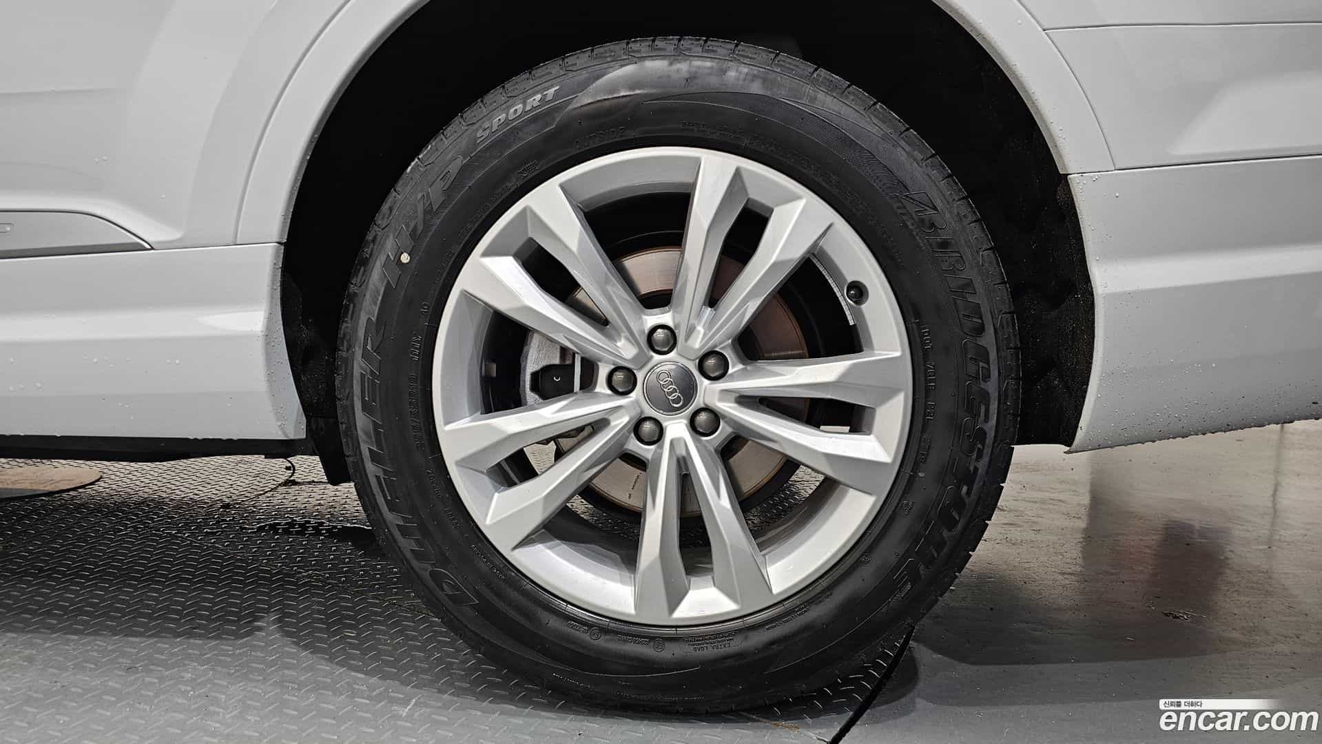 Q7 Audi 2019.10-OUTER-031