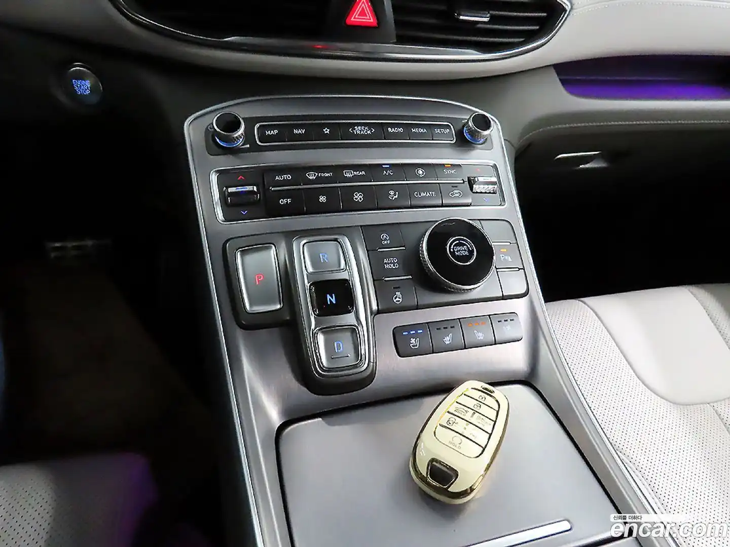 Santafe Hyundai 2022.1-INNER-009